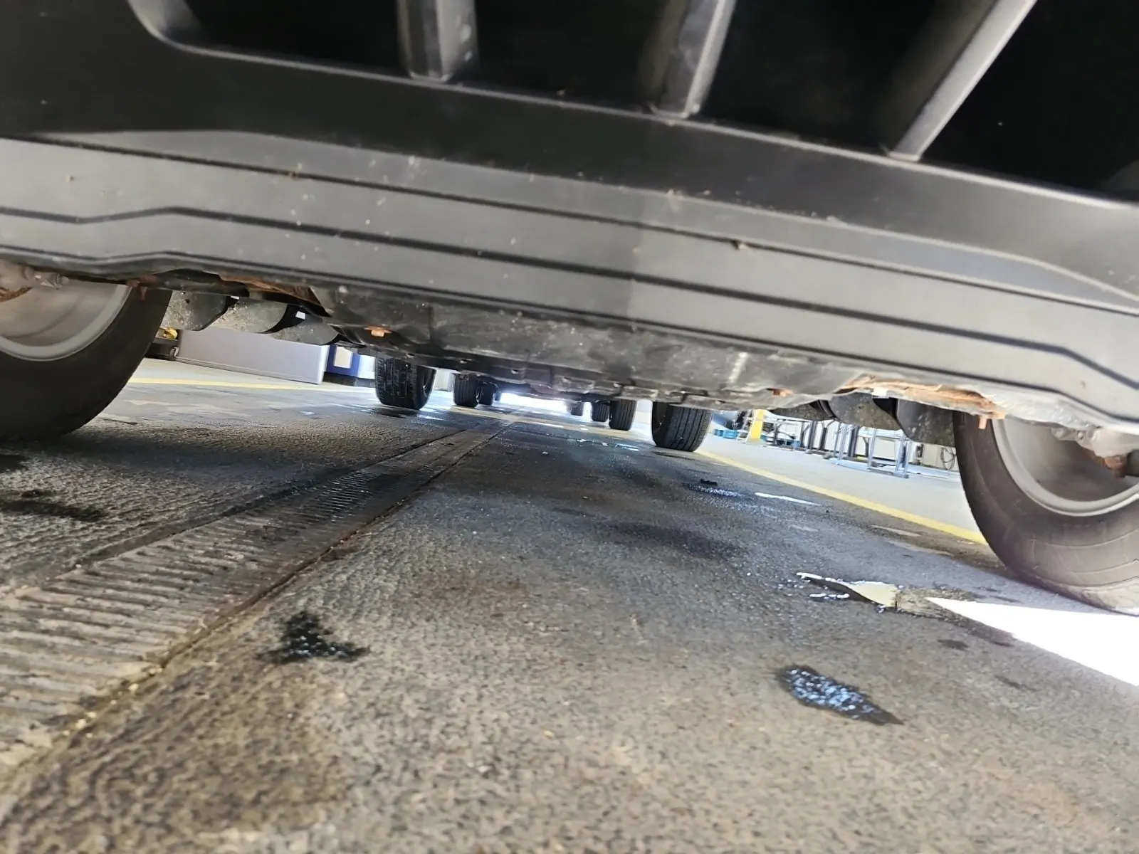 Undercarriage - Front Photo