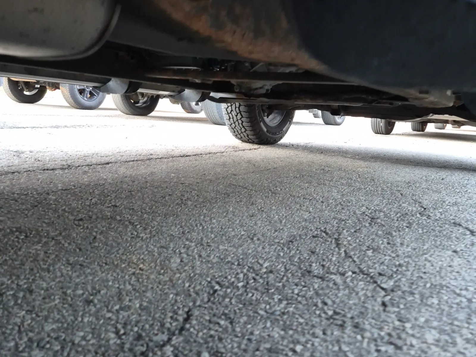 Undercarriage - Passenger Photo