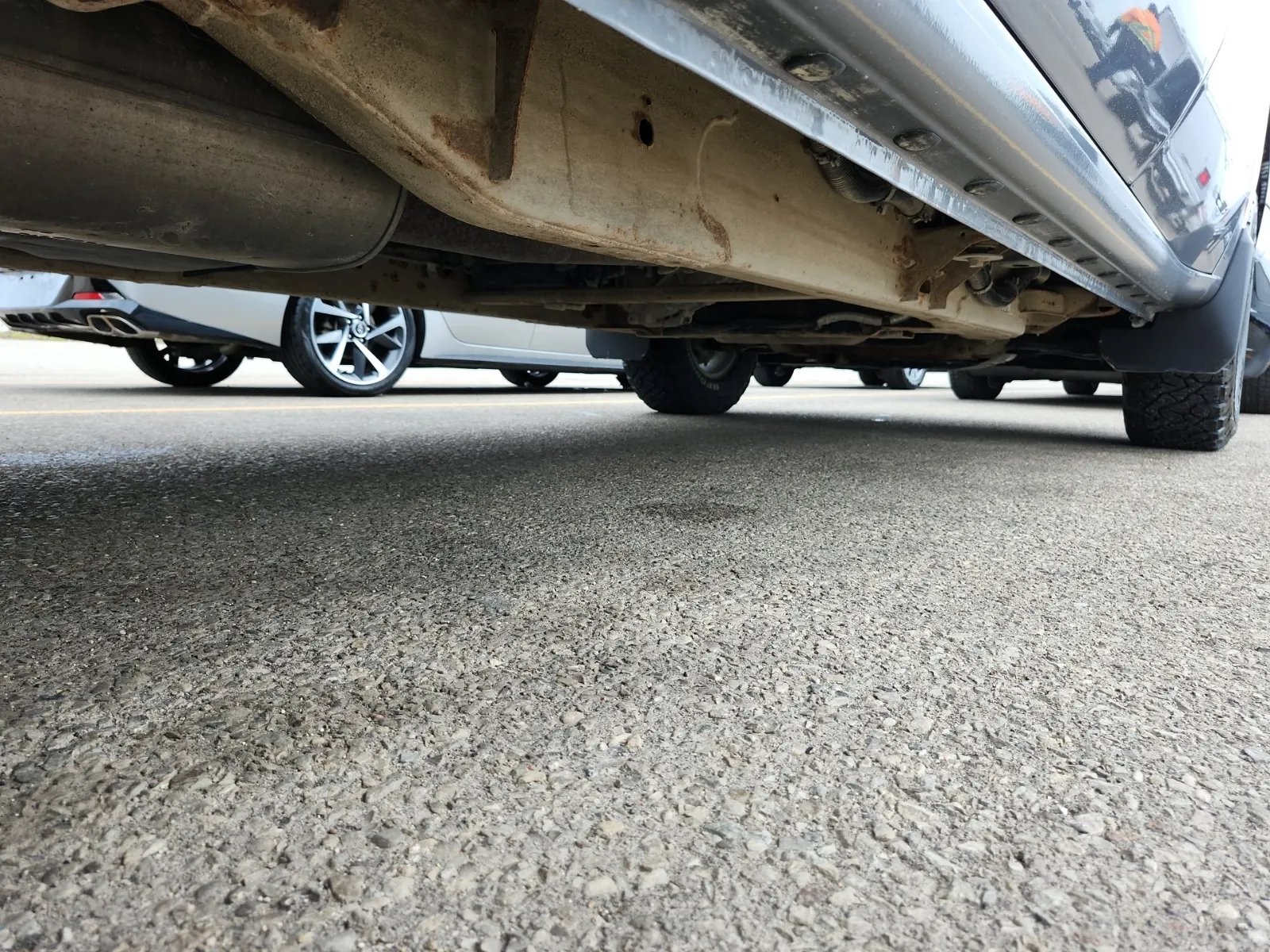 Undercarriage - Passenger Photo