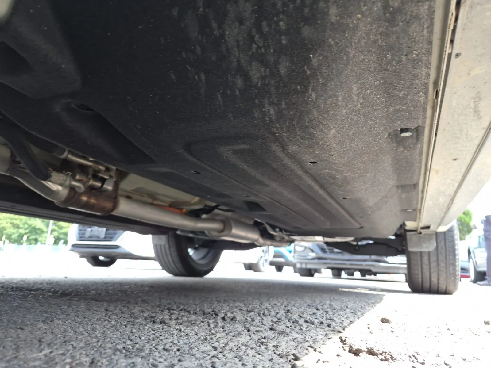 Undercarriage - Driver Photo