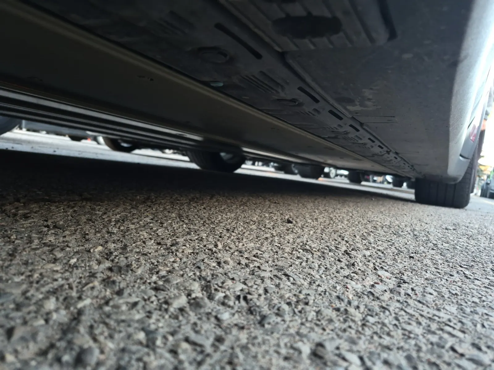 Undercarriage - Driver Photo