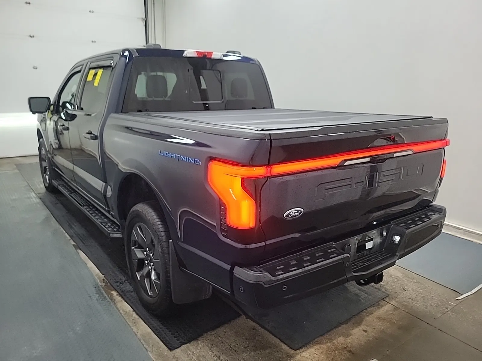 Driver Rear 3/4 Photo