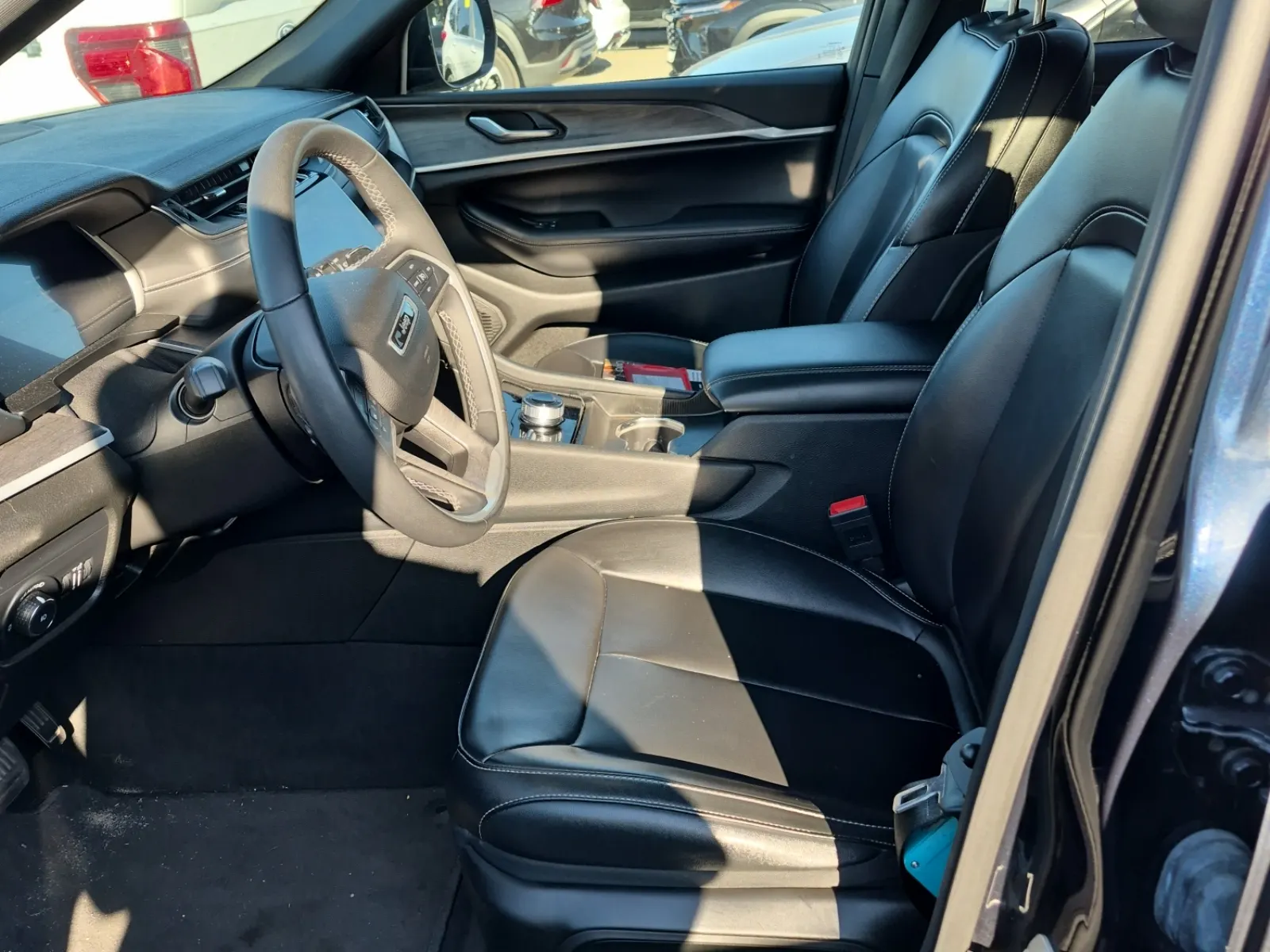 Front Interior Photo