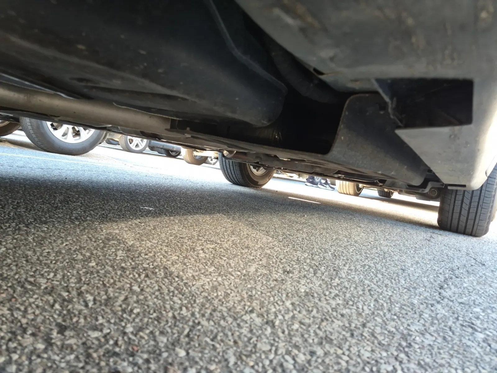 Undercarriage - Passenger Photo
