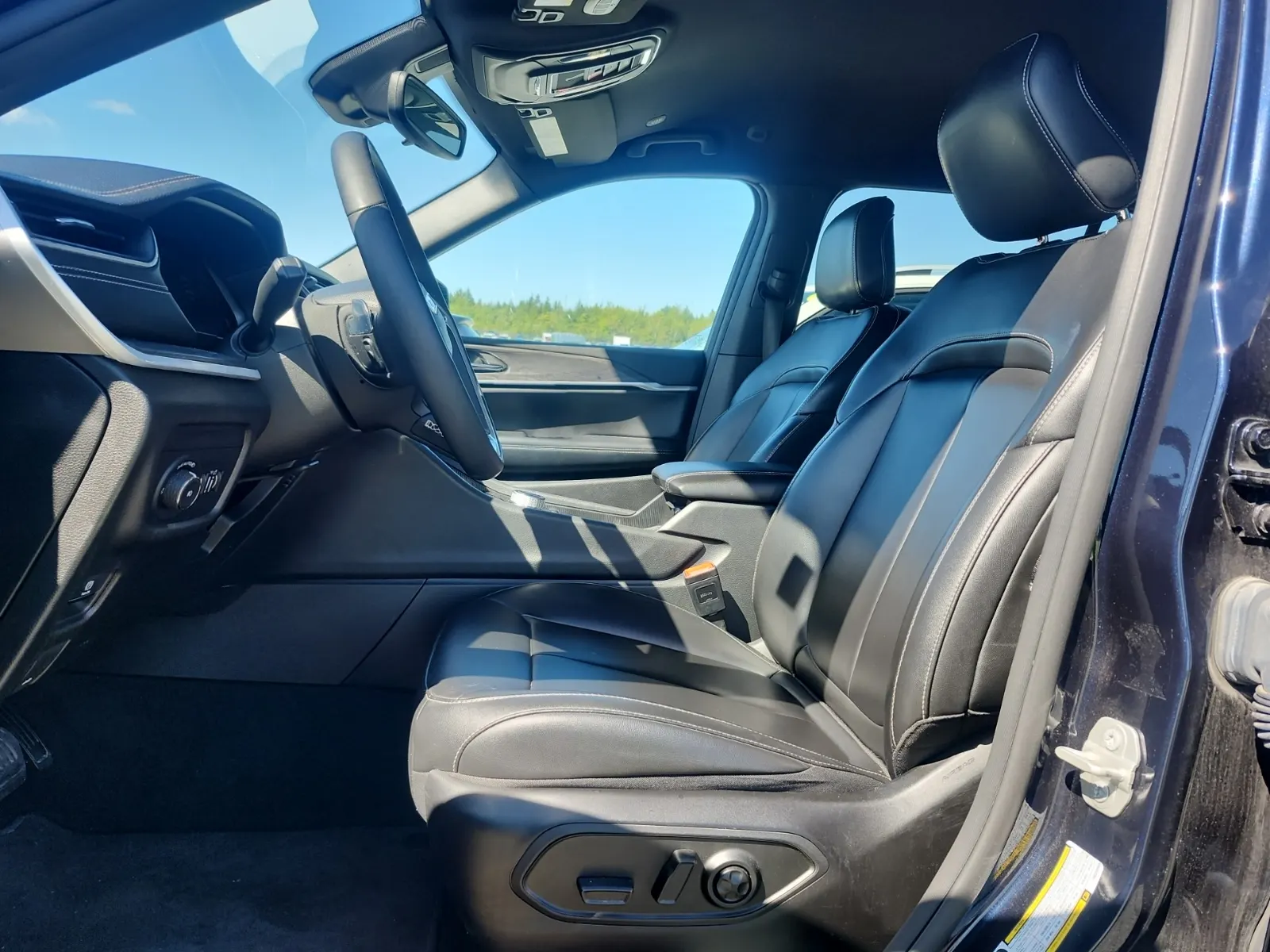 Front Interior Photo