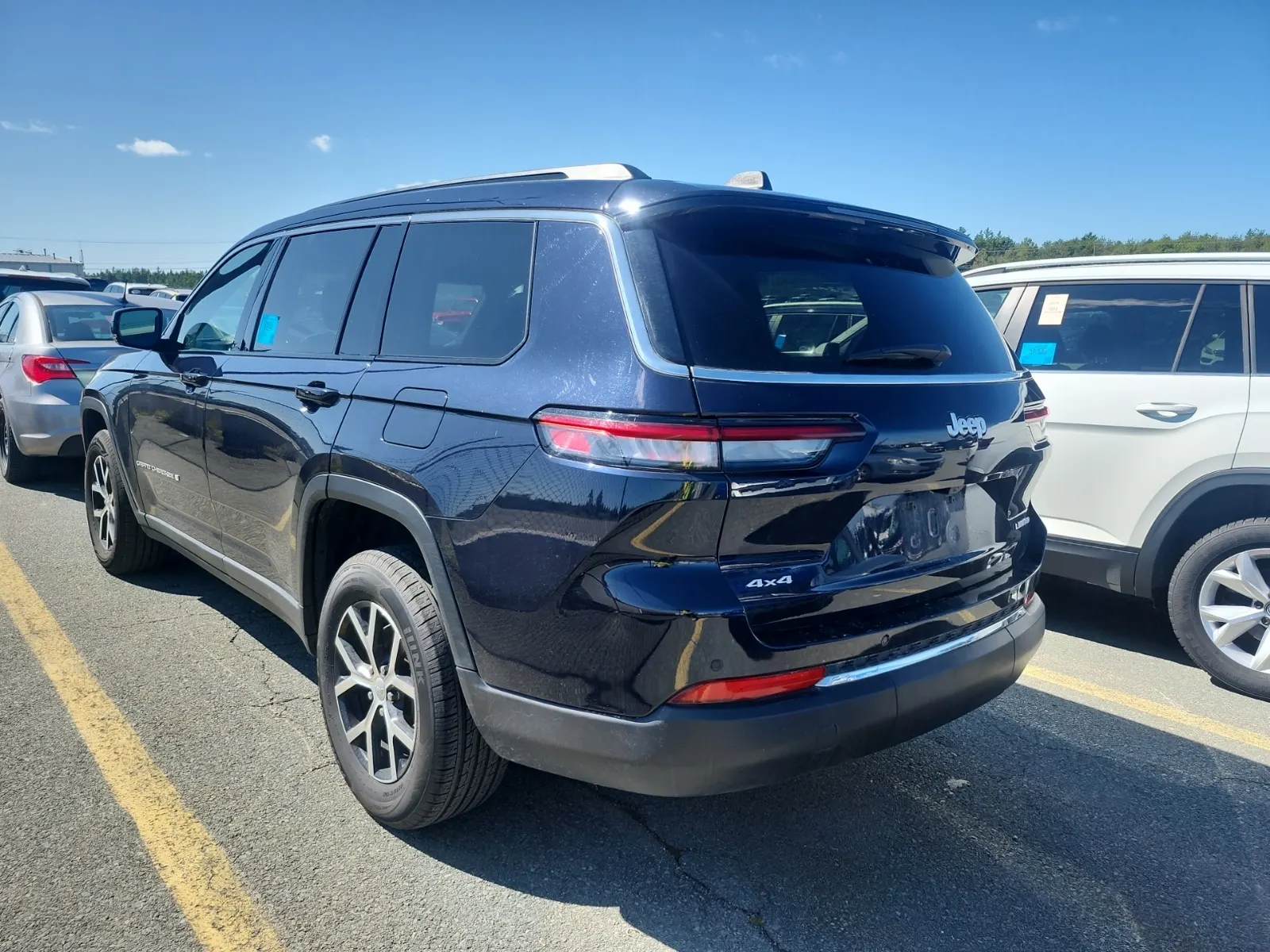 Driver Rear 3/4 Photo