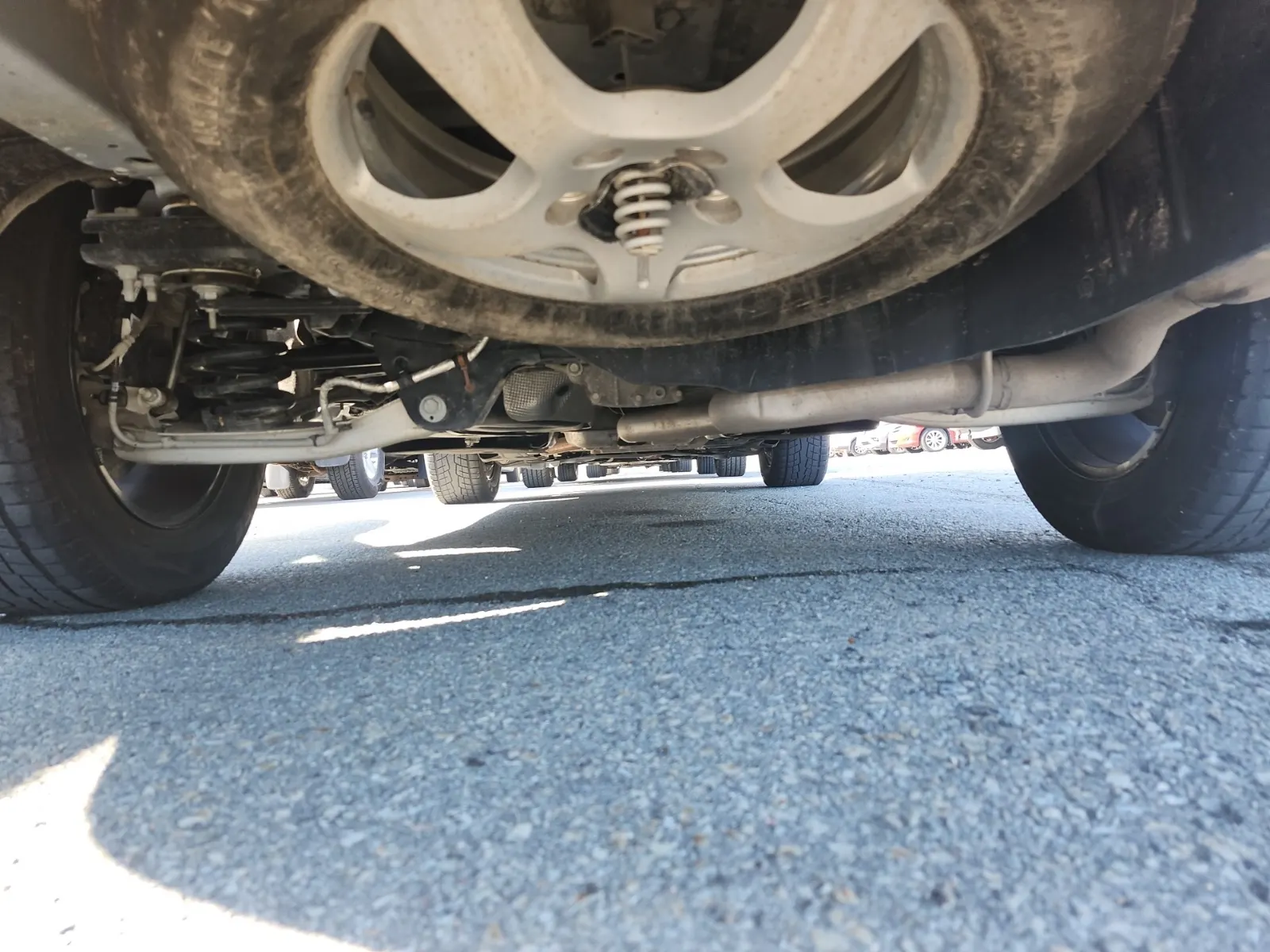 Undercarriage - Rear Photo