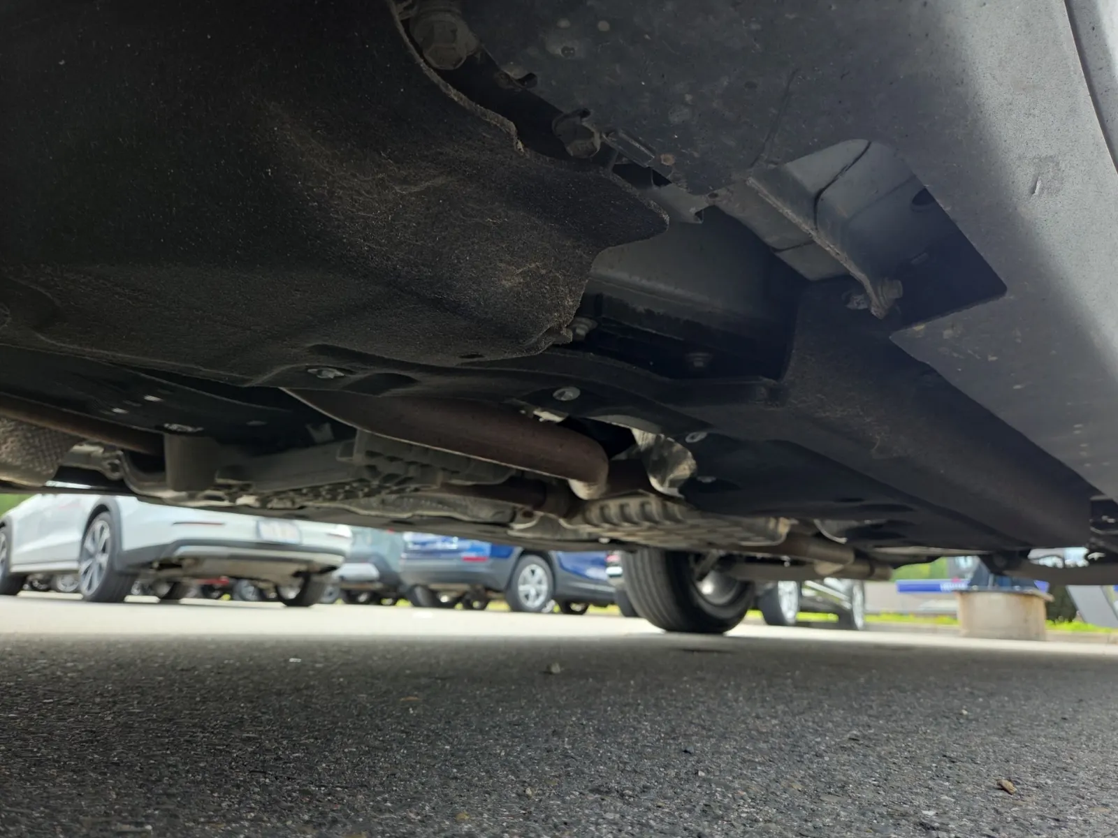 Undercarriage - Driver Photo