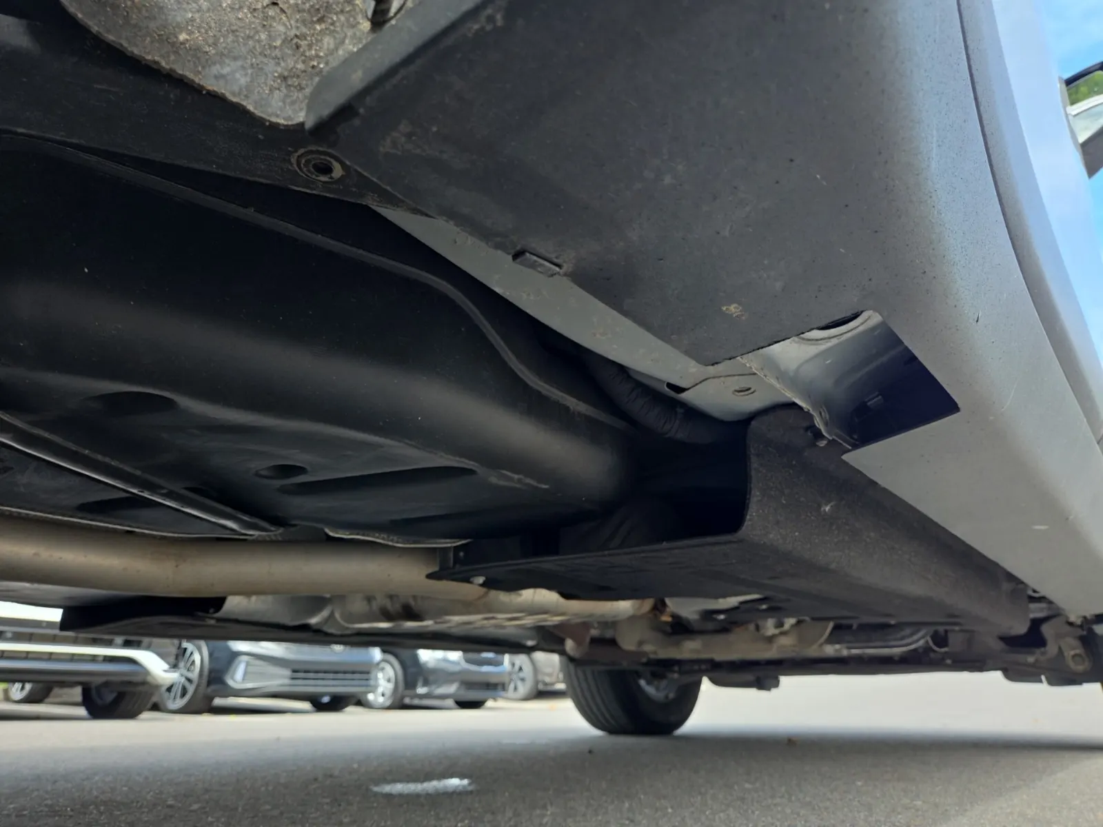 Undercarriage - Passenger Photo
