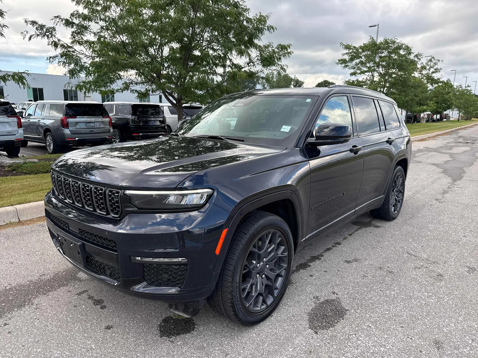 3/4 Front (Main image)