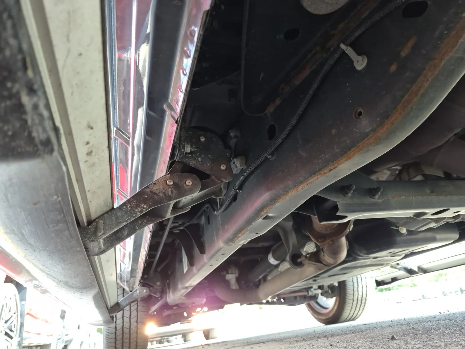 Undercarriage - Passenger Photo