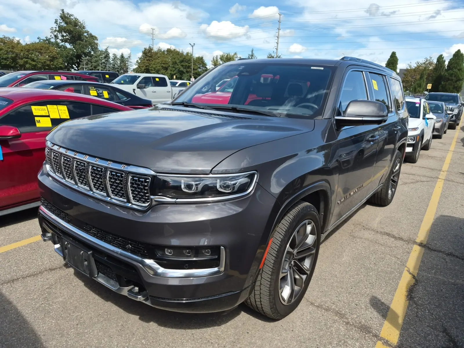 Front driver 3/4 photo
