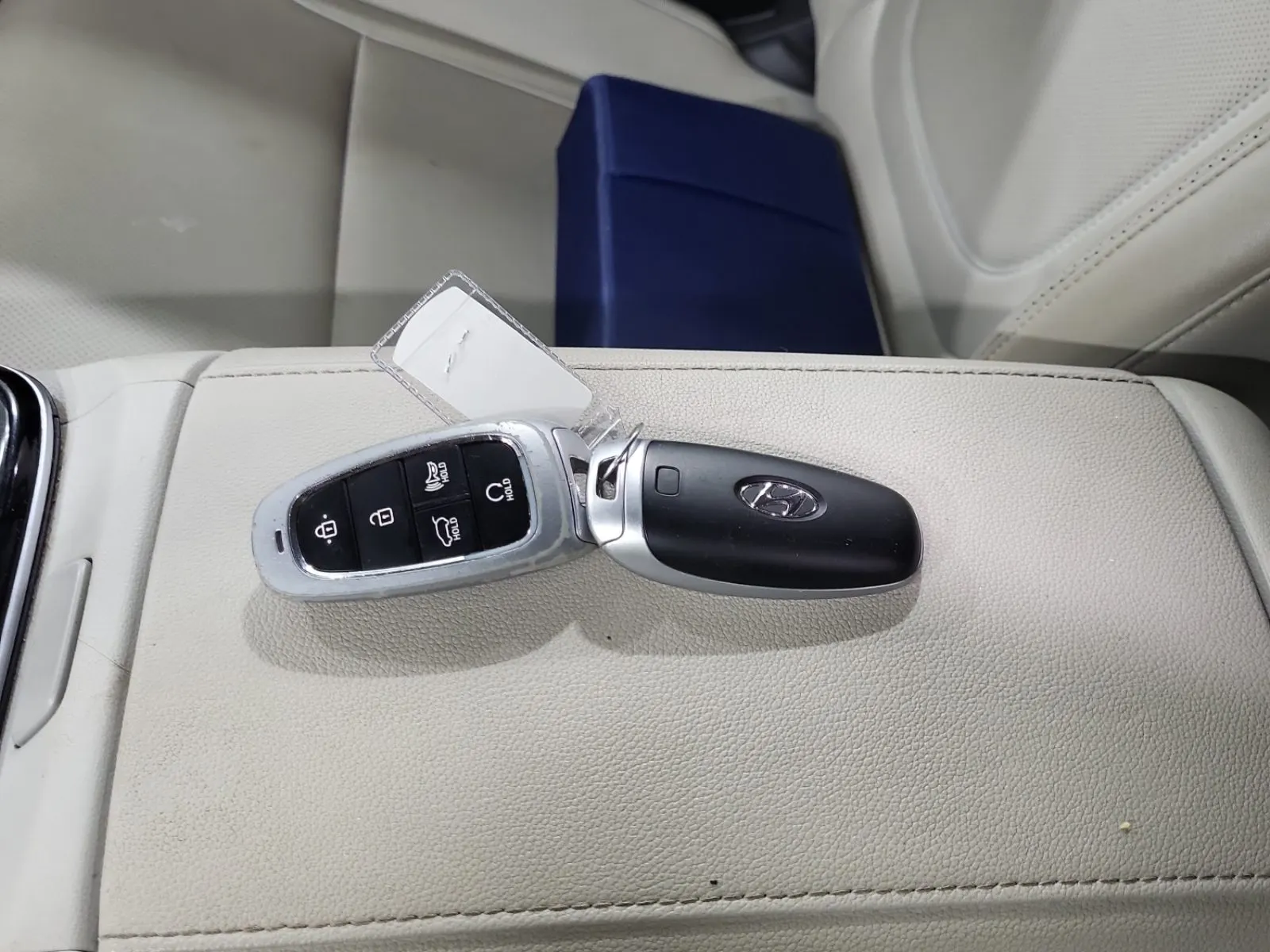 Keys/Fobs/Manual Photo