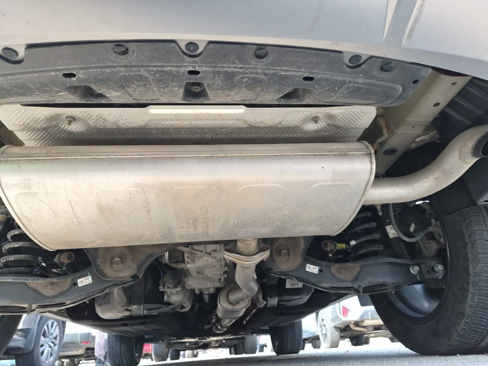 Undercarriage - Rear Photo