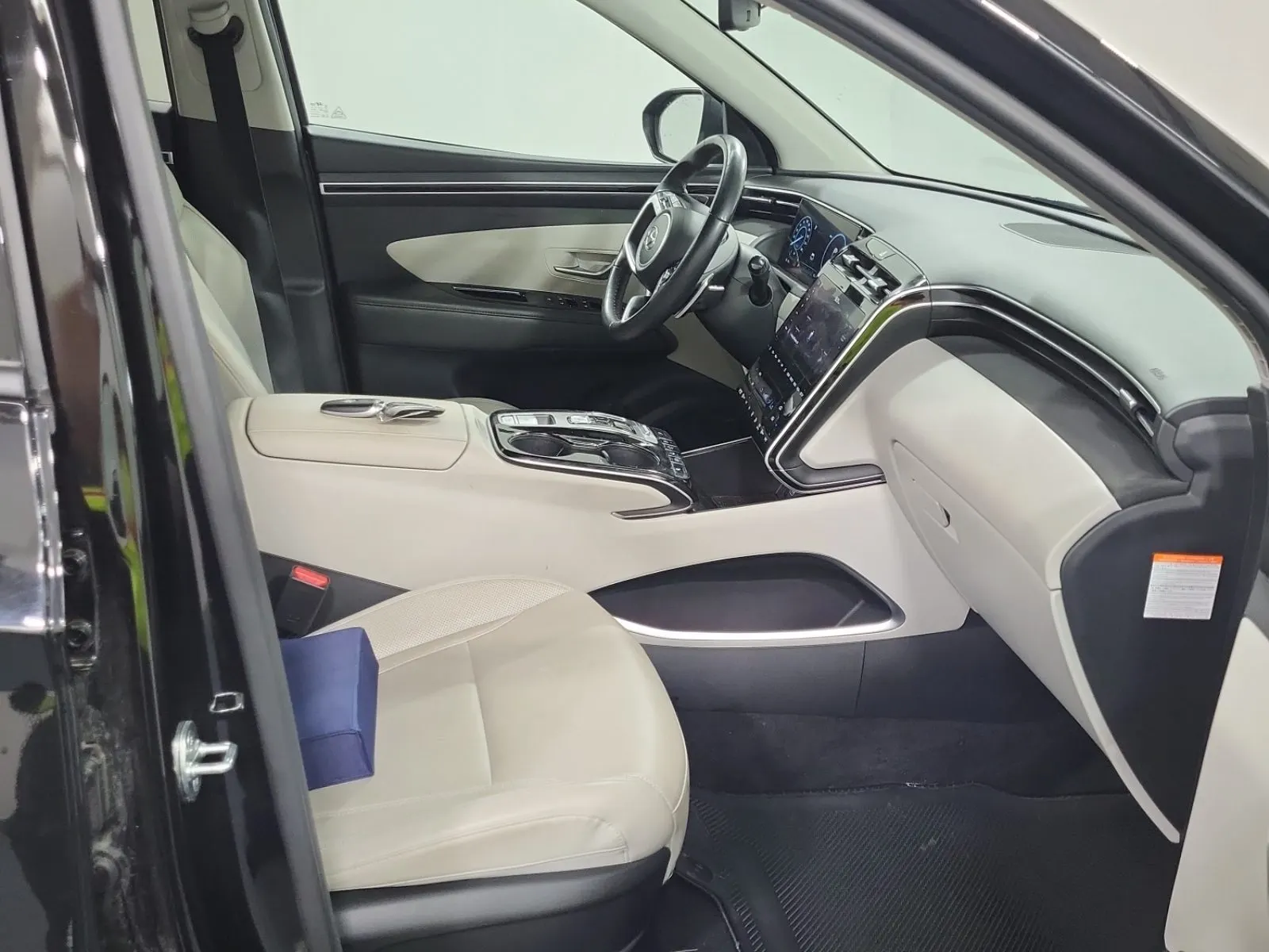 Right Side Interior Photo