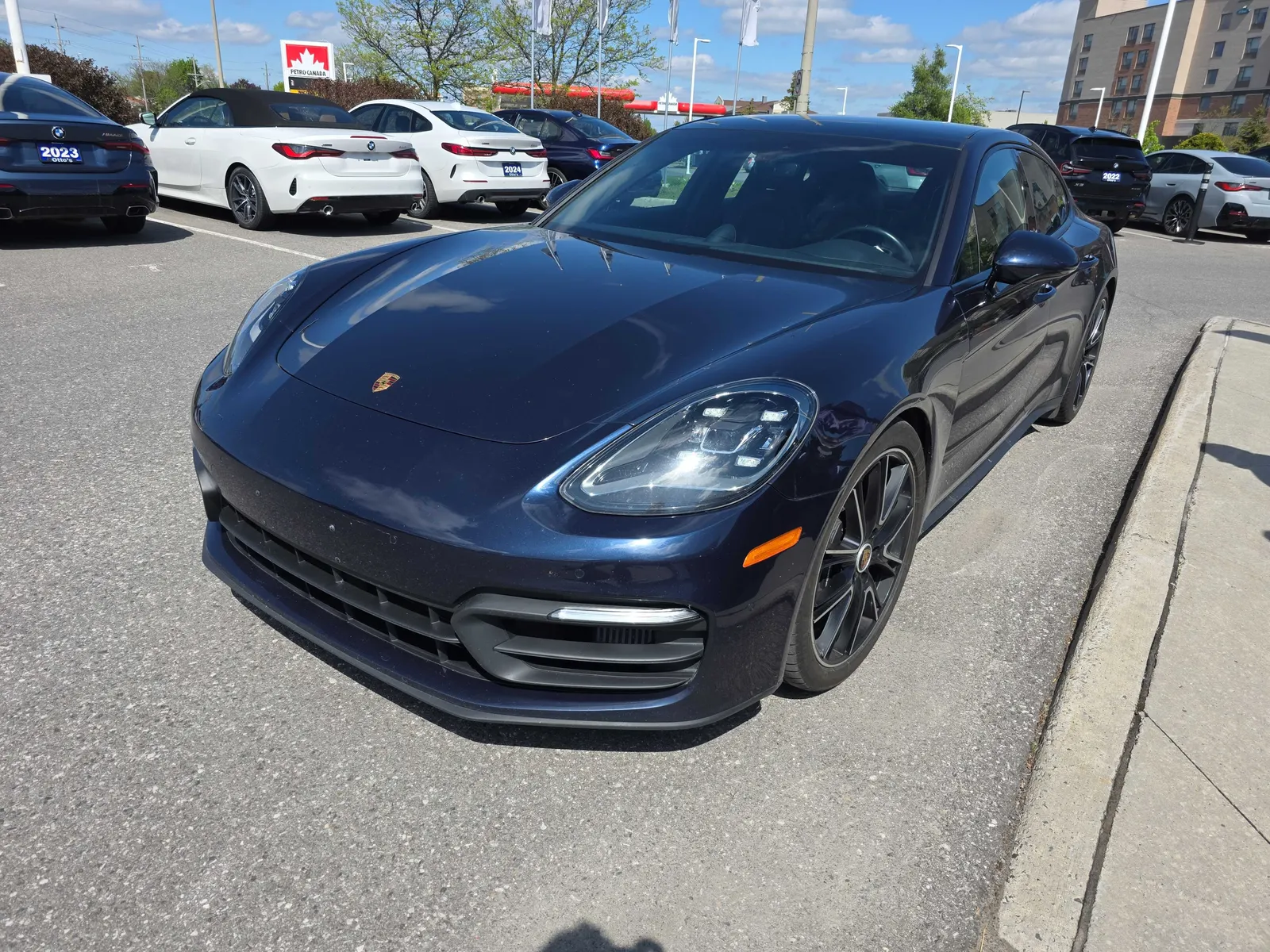 3/4 Front (Main image)