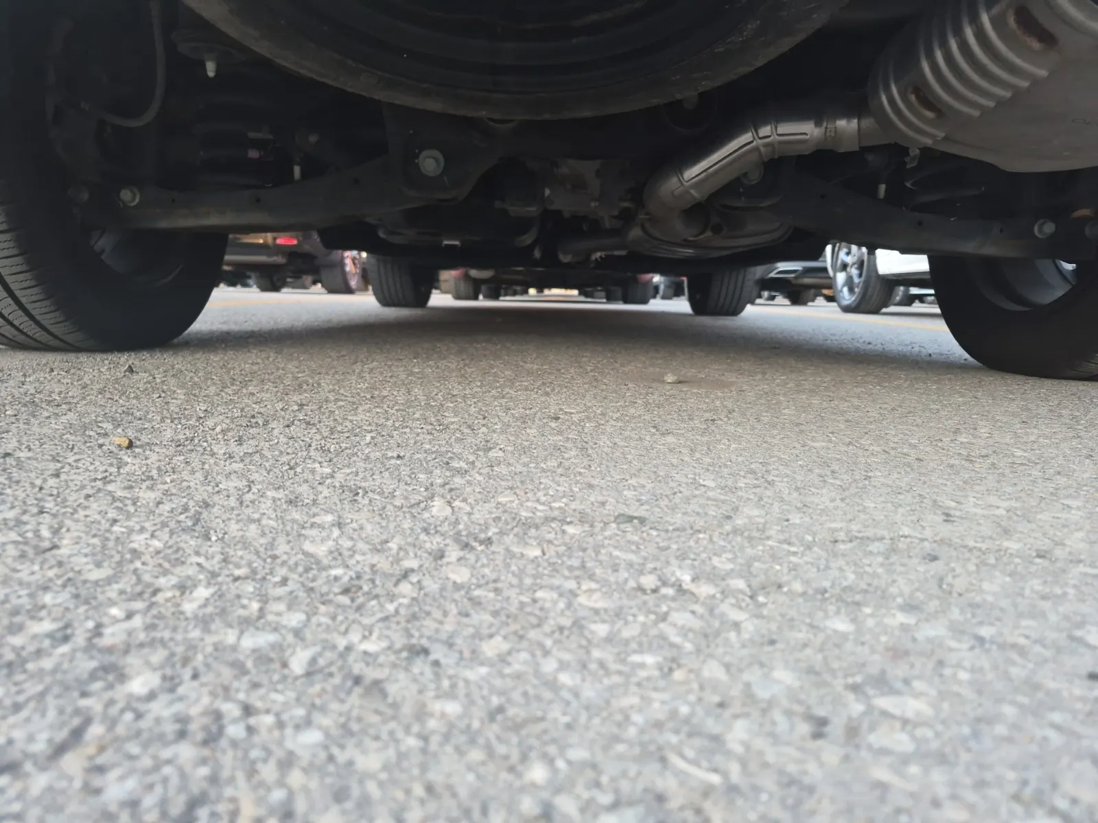 Undercarriage - Rear Photo