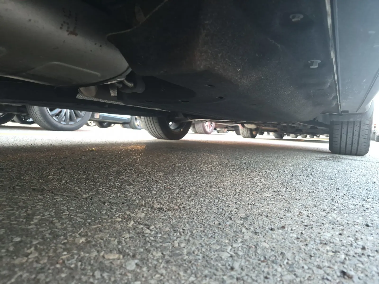 Undercarriage - Passenger Photo