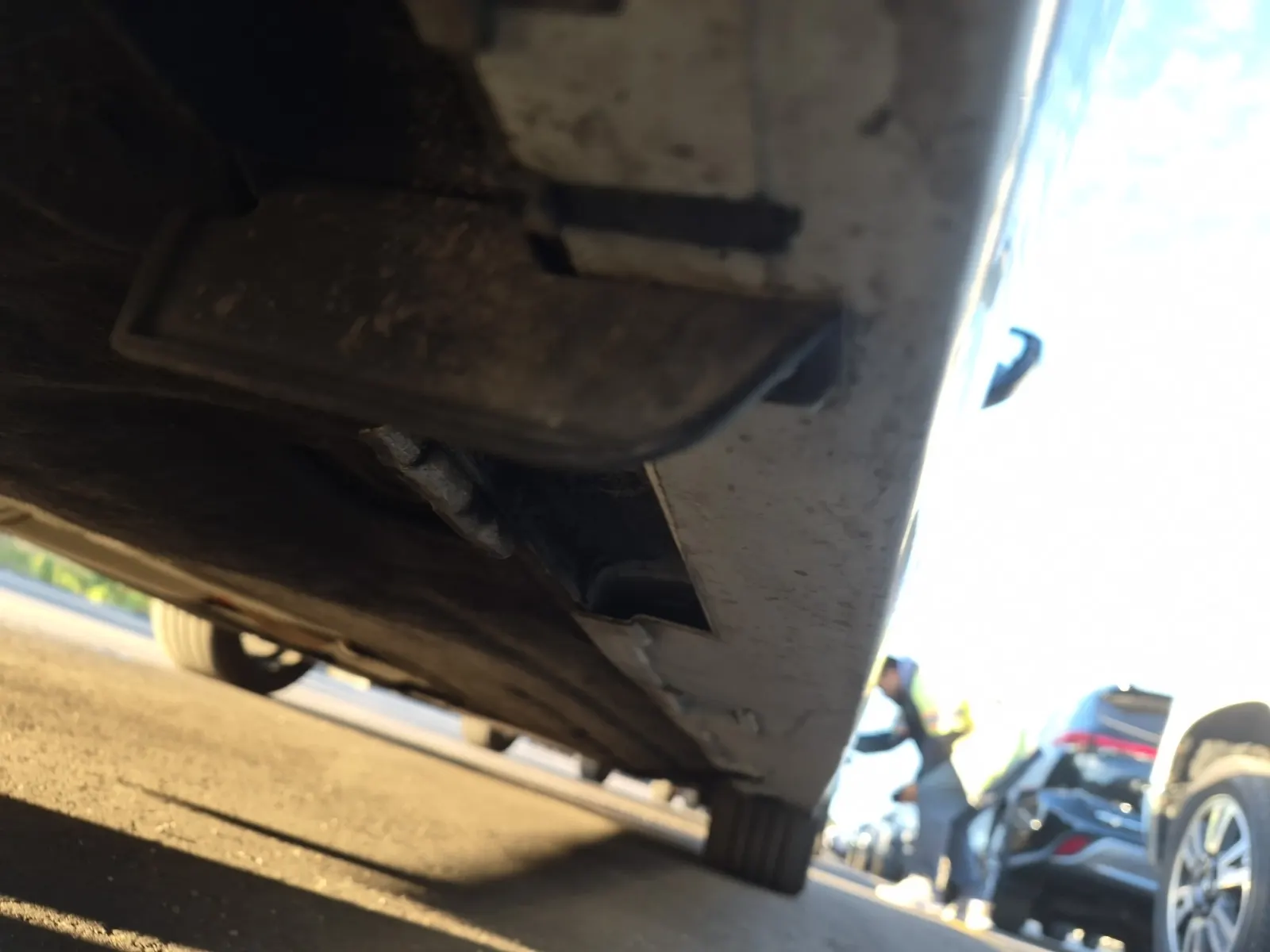 Undercarriage - Passenger Photo