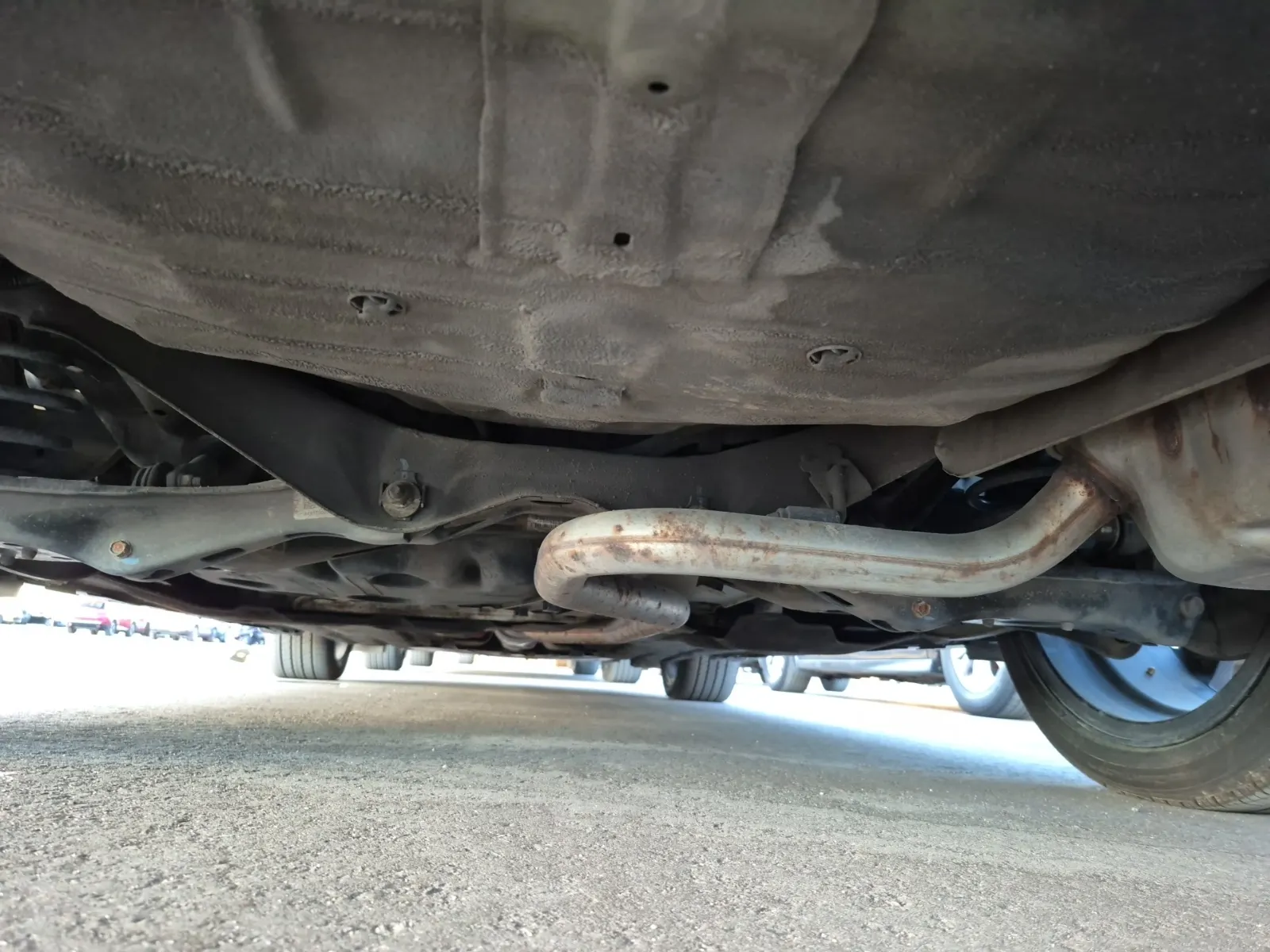Undercarriage - Rear Photo