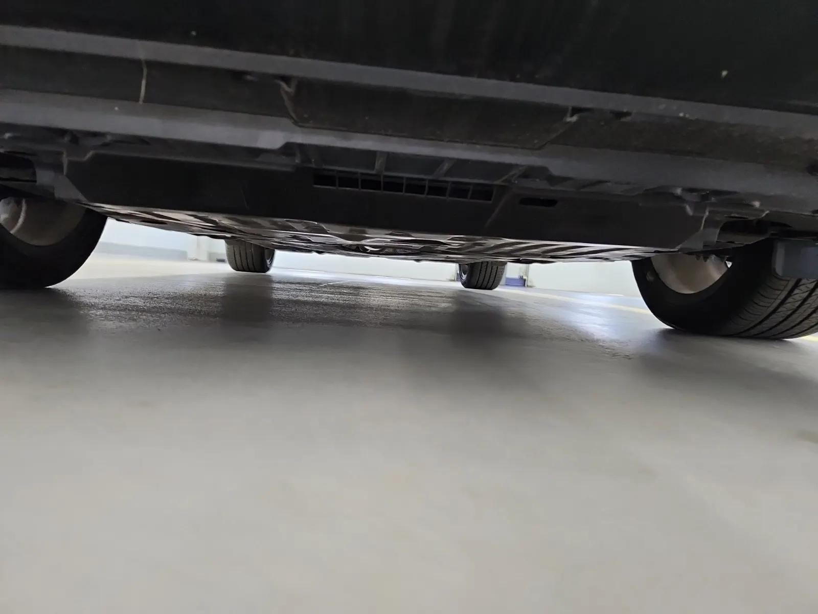 Undercarriage - Front Photo