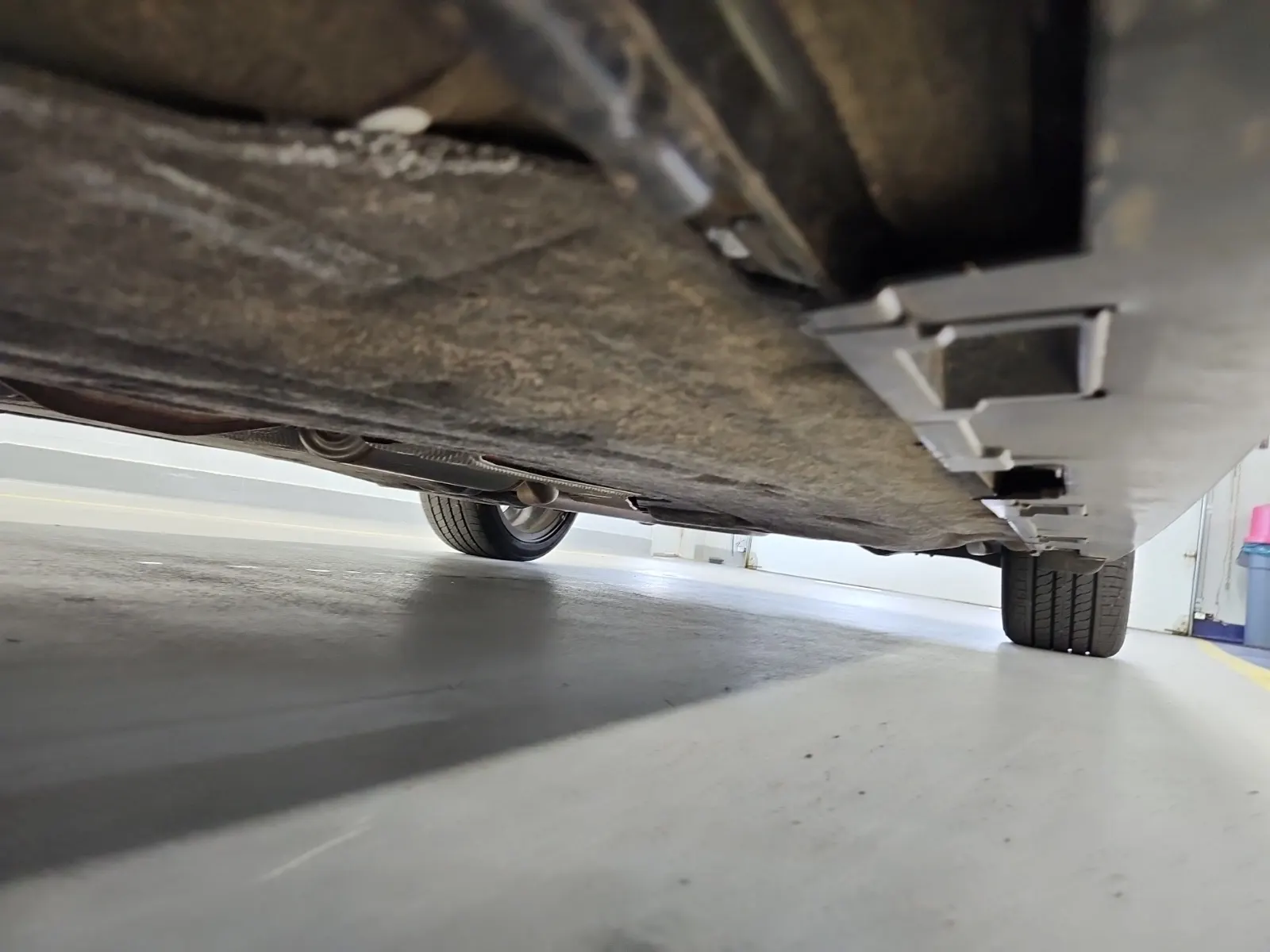 Undercarriage - Driver Photo