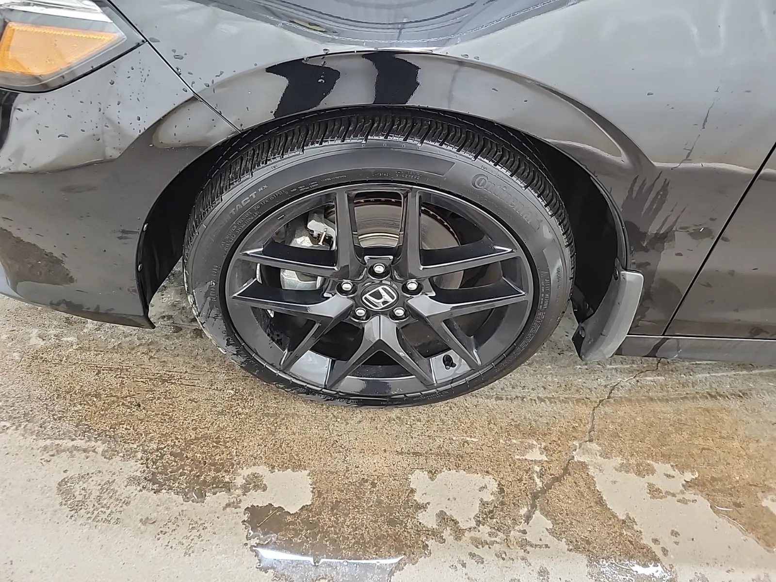 Front driver wheel/tire photo