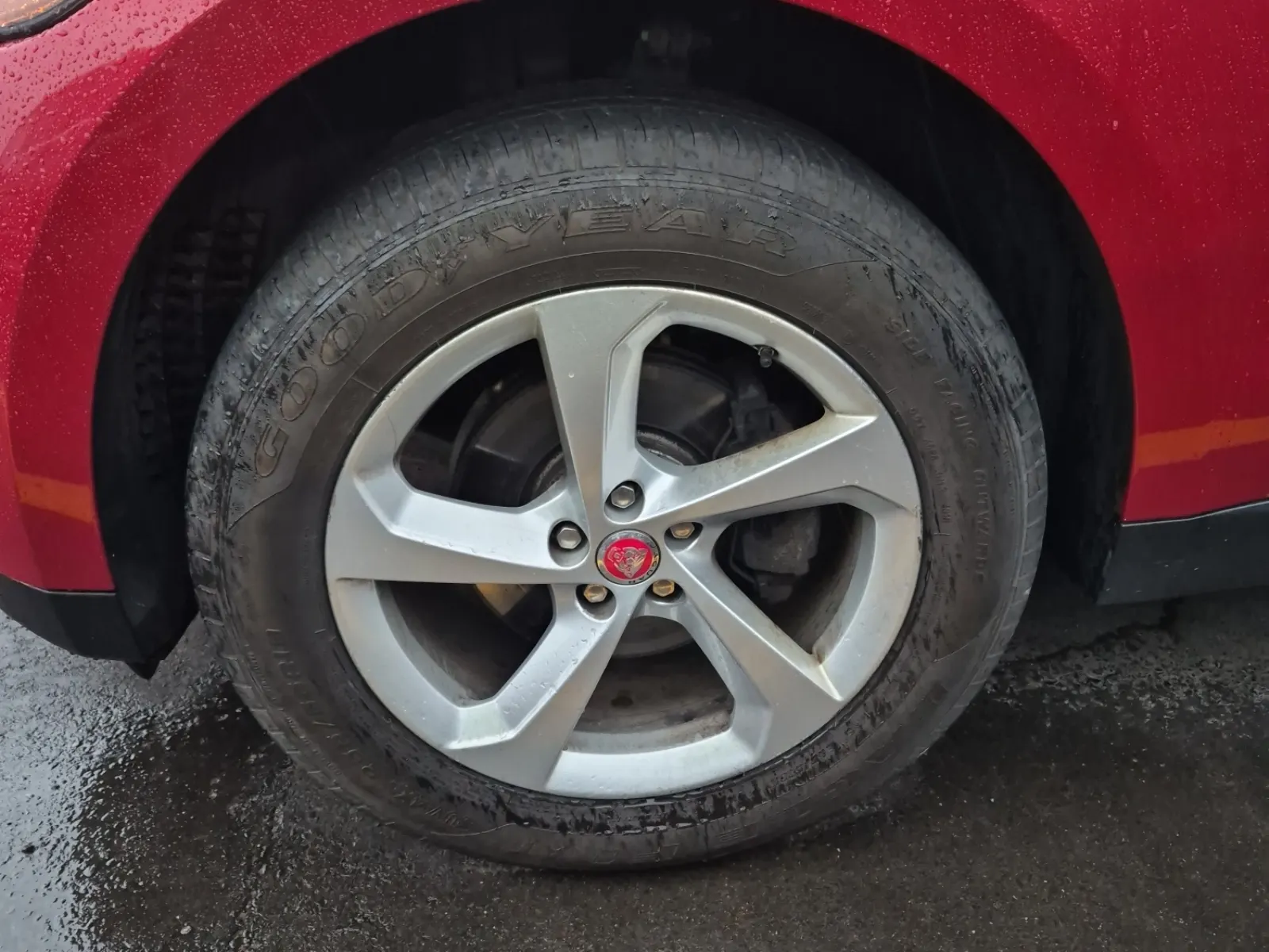 Front driver wheel/tire photo