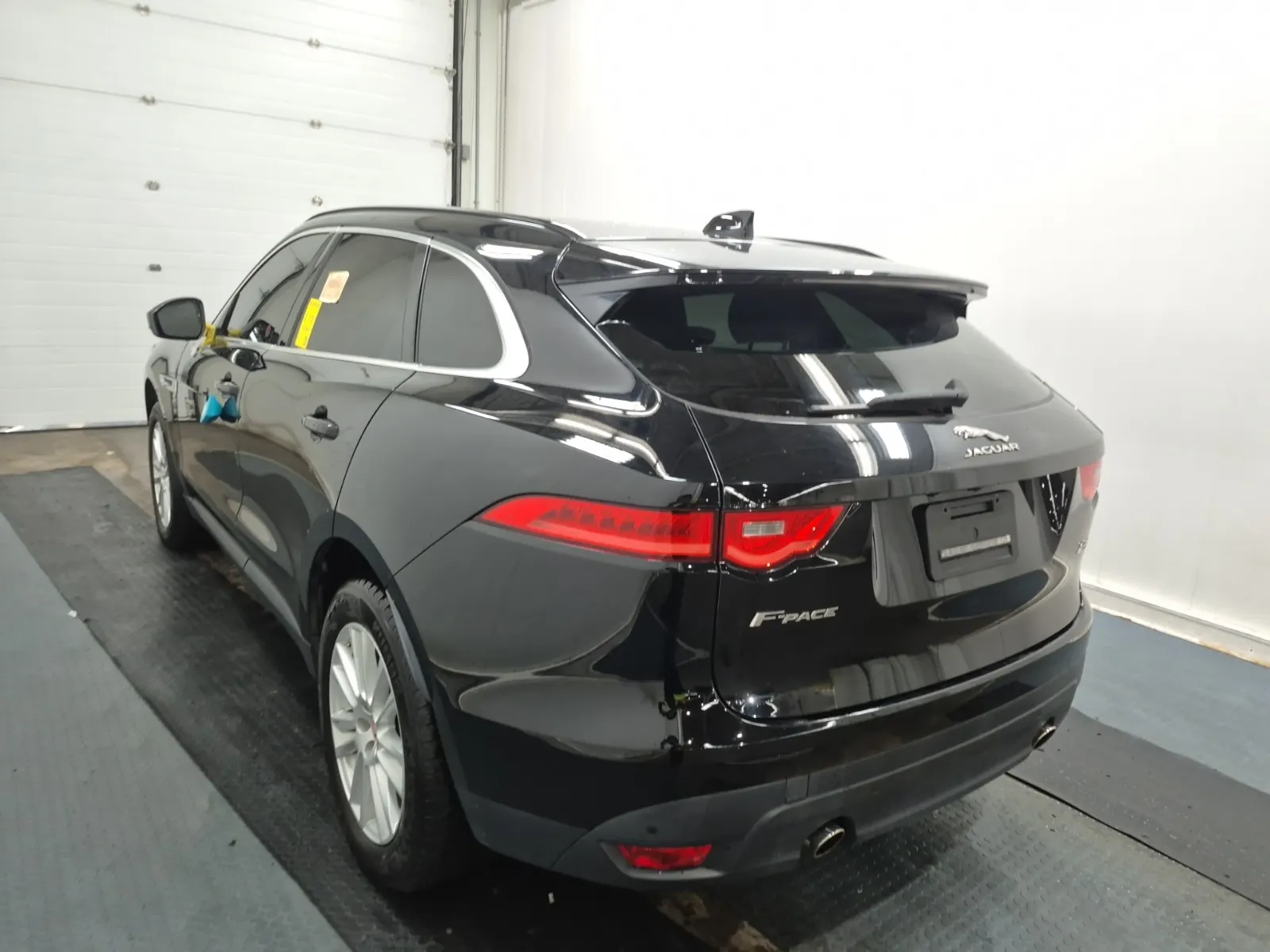 Driver Rear 3/4 Photo