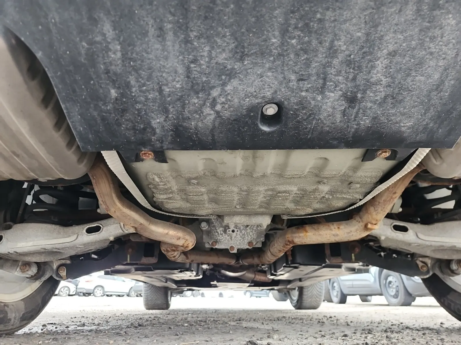 Undercarriage - Rear Photo