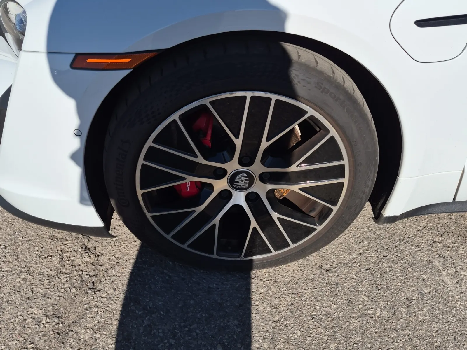 Front driver wheel/tire photo