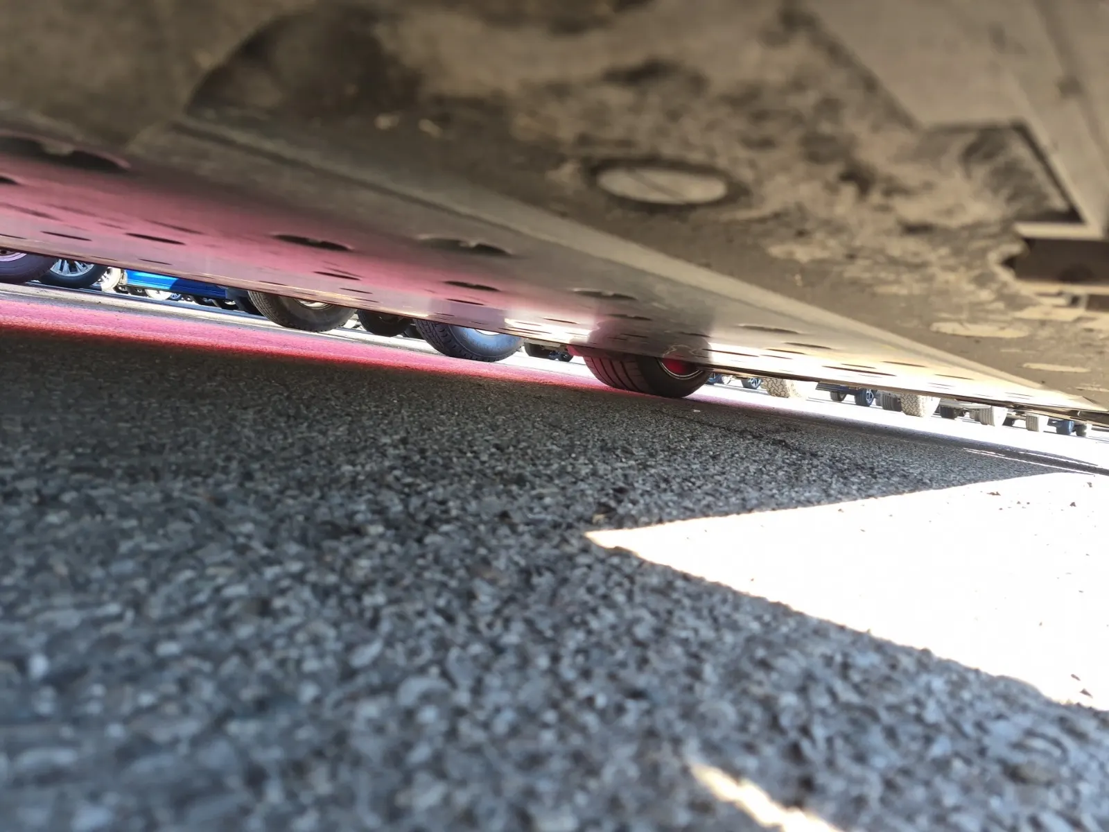 Undercarriage - Driver Photo