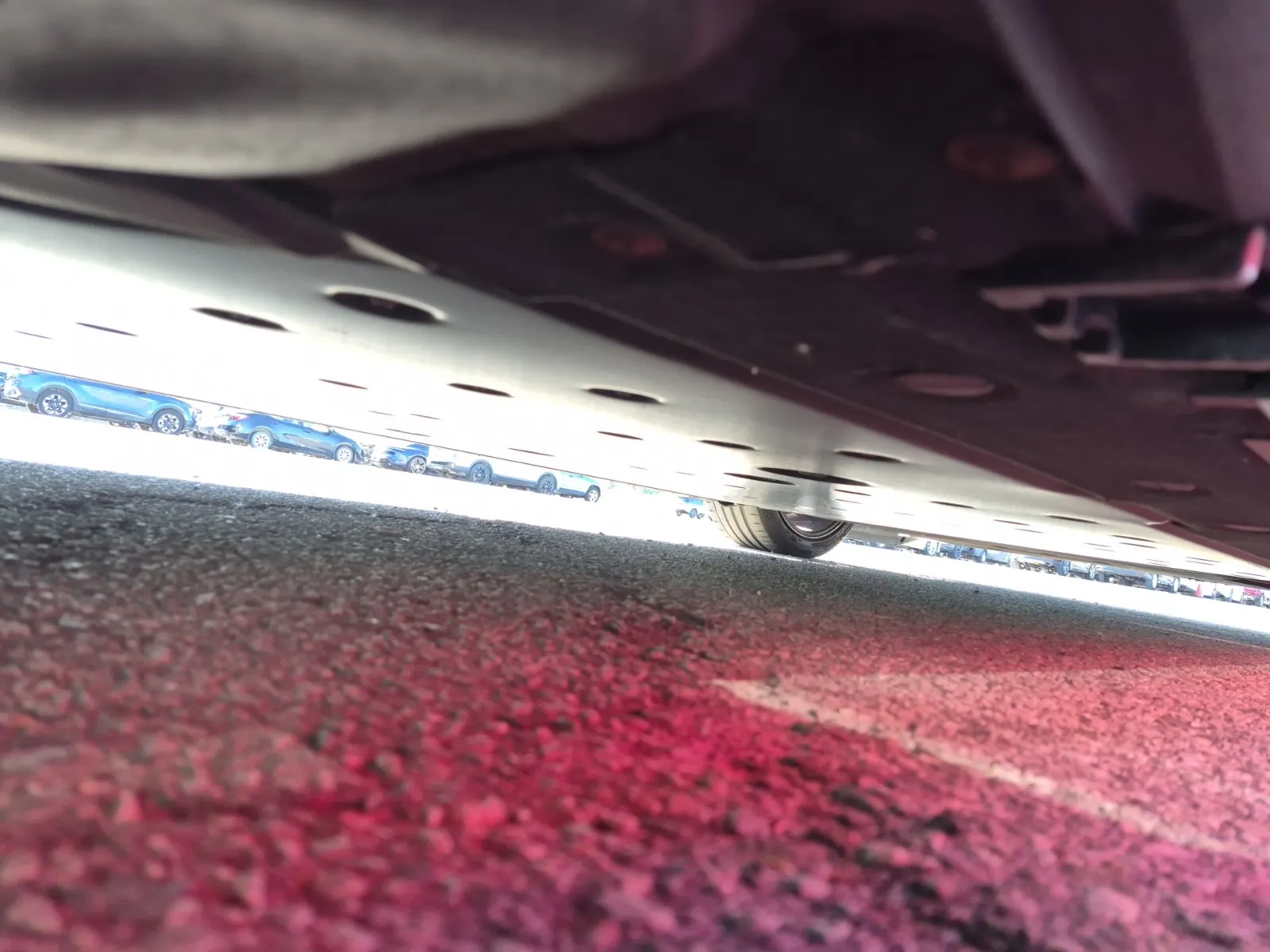 Undercarriage - Passenger Photo