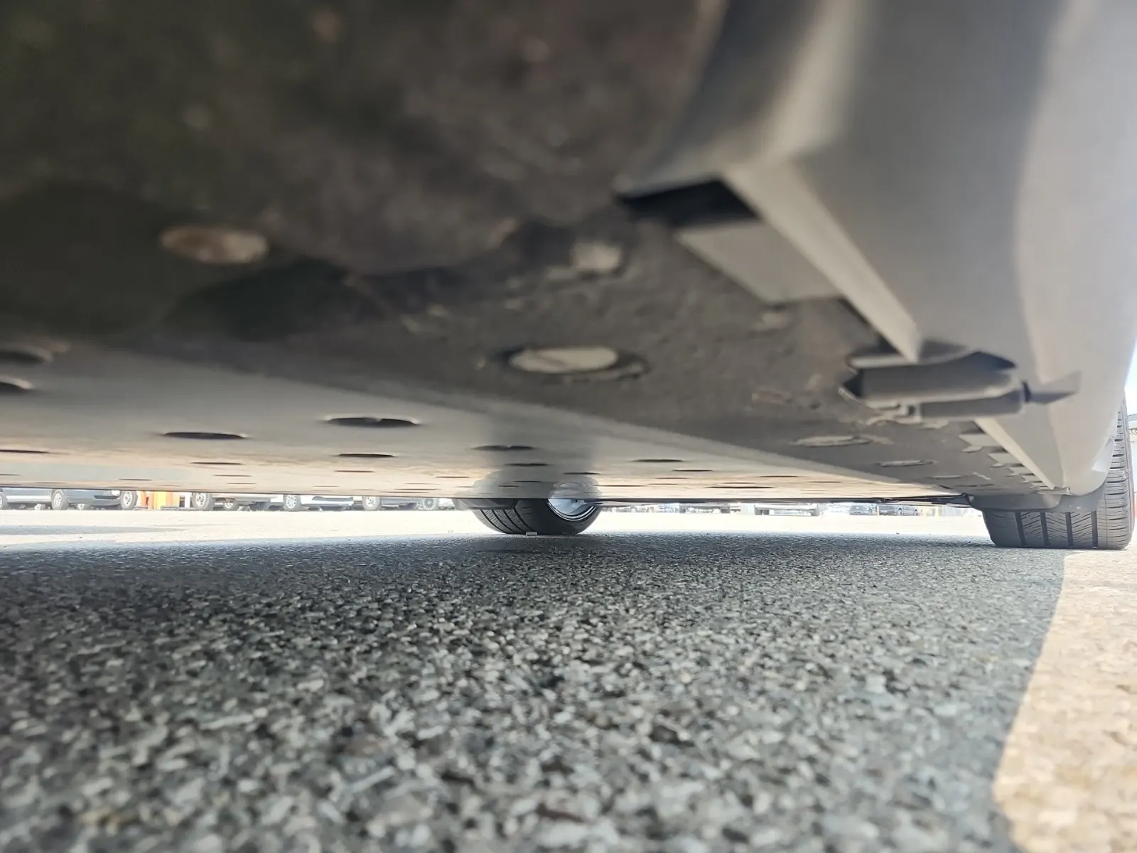 Undercarriage - Driver Photo