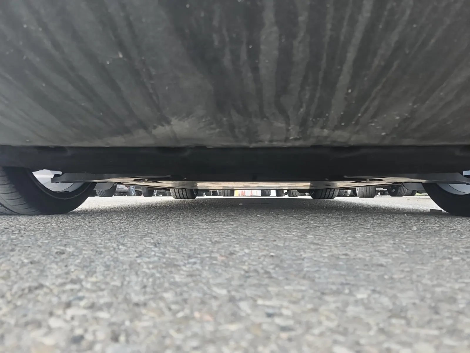 Undercarriage - Rear Photo