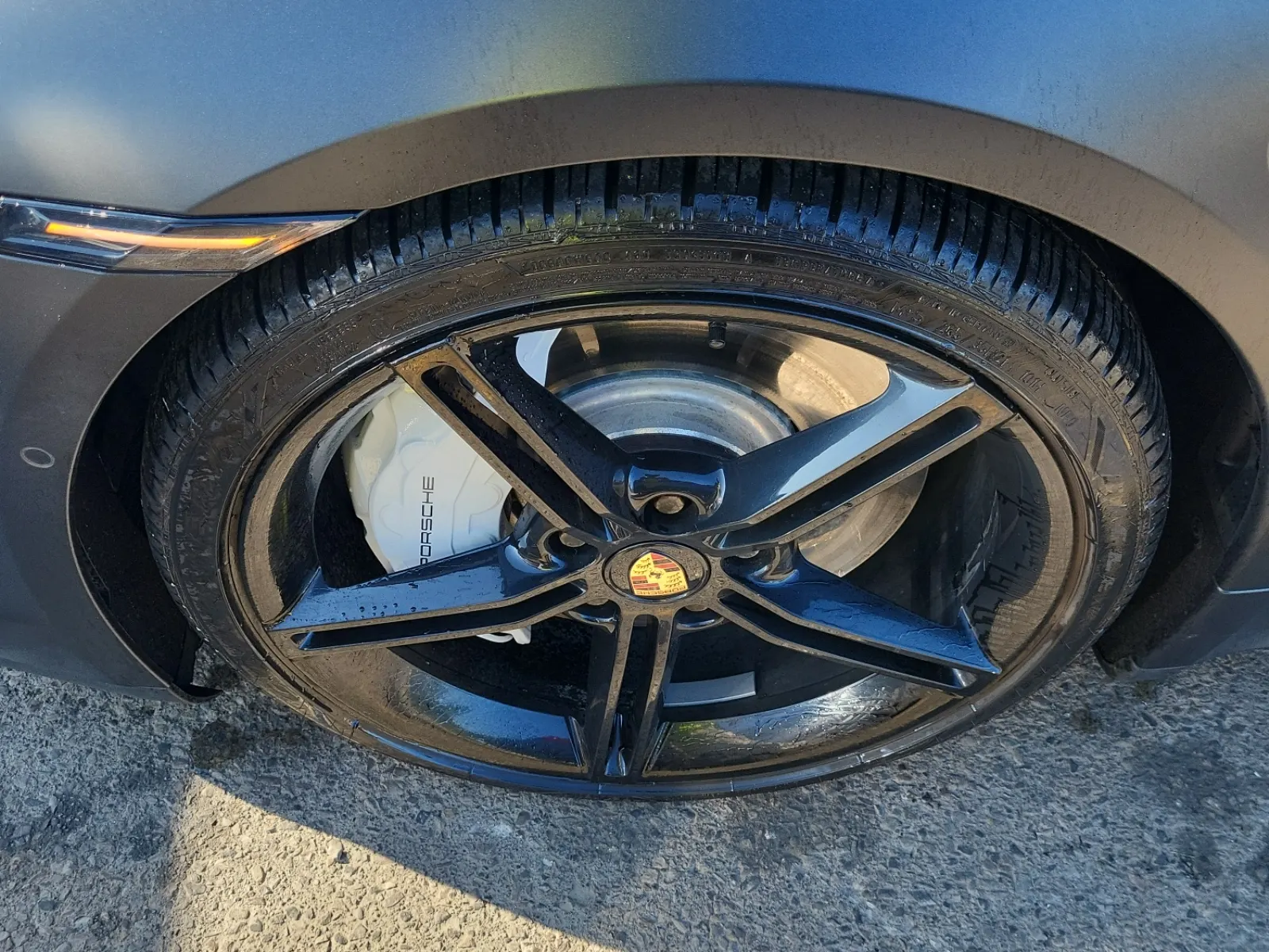 Front driver wheel/tire photo
