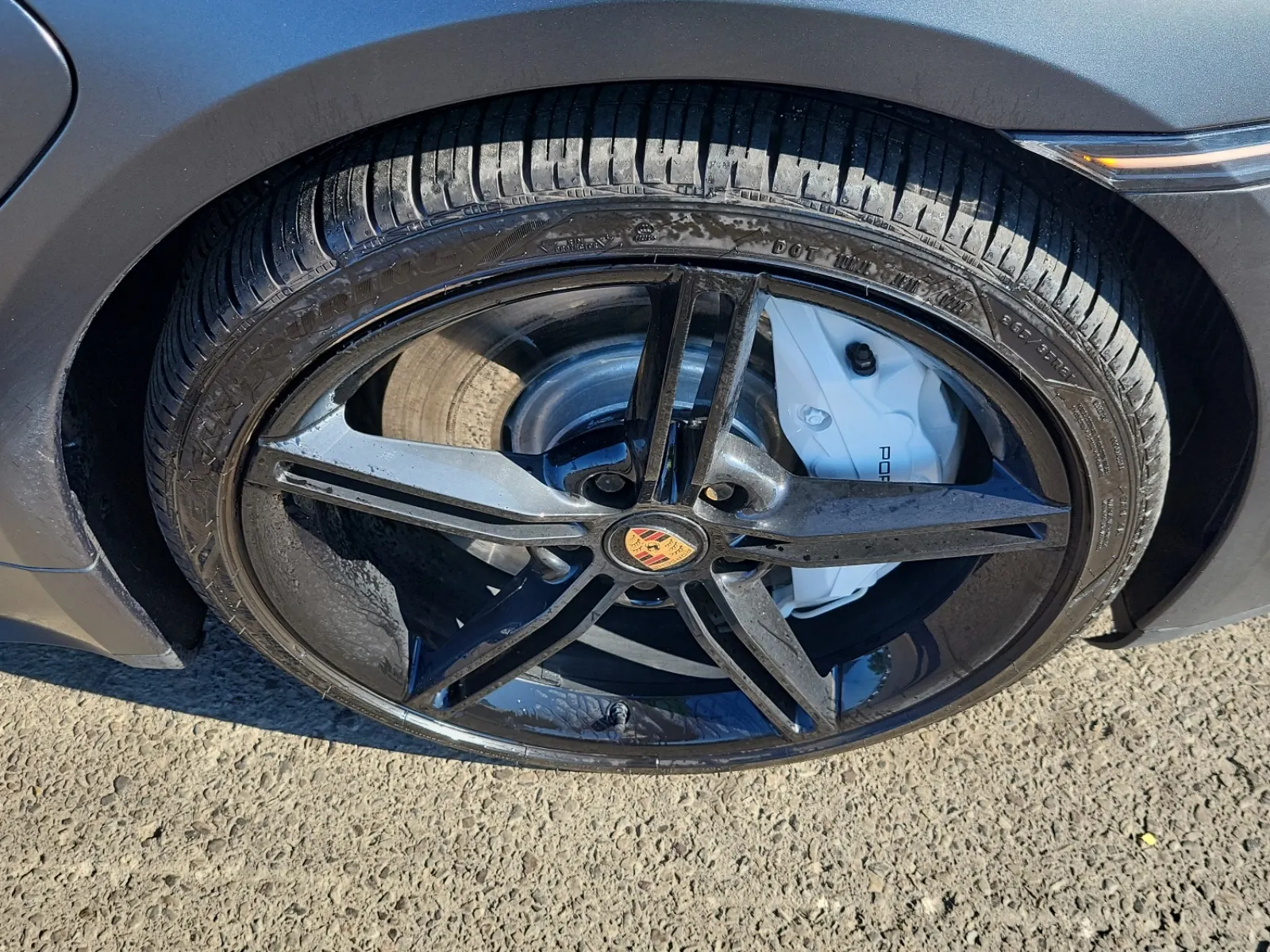 Right Front Wheel/Tire Photo