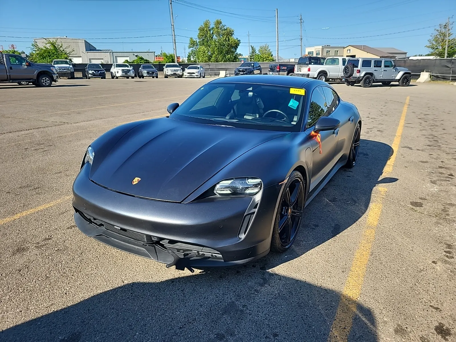 Front driver 3/4 photo