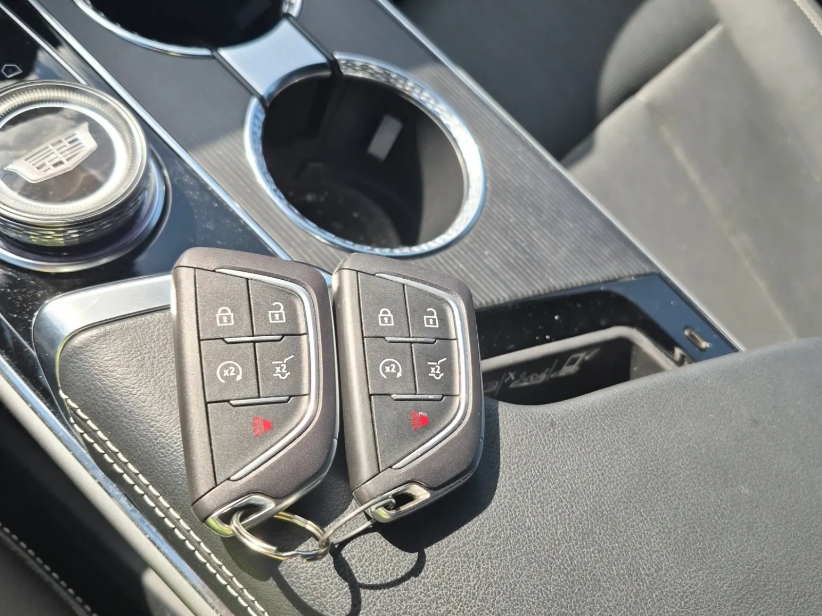 Keys/Fobs/Manual Photo