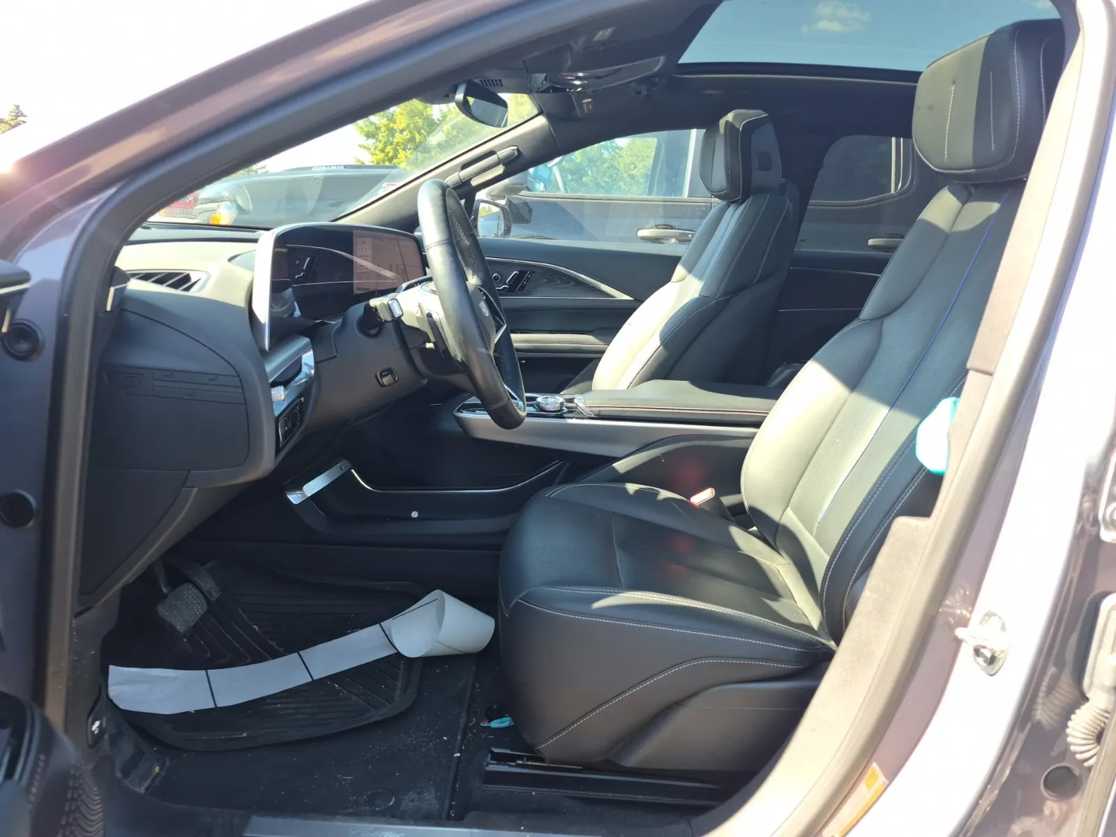 Front Interior Photo