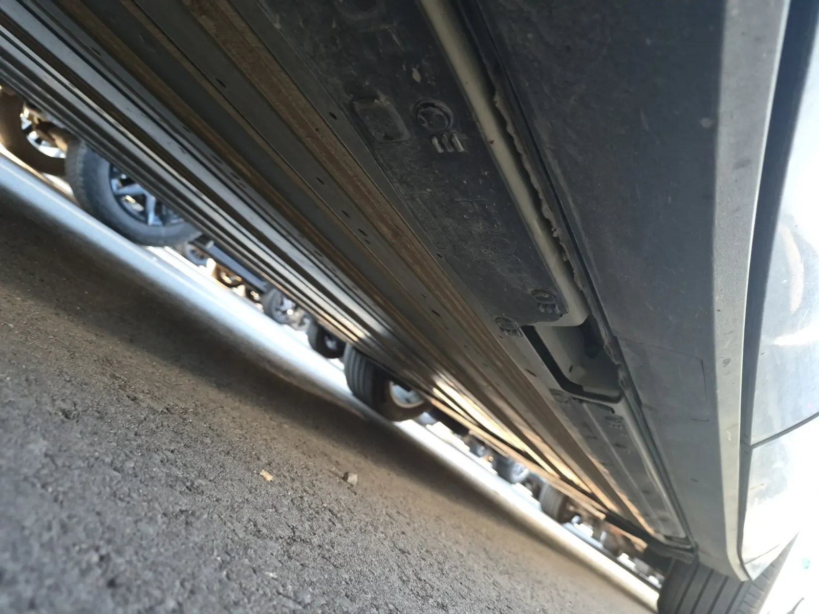 Undercarriage - Passenger Photo