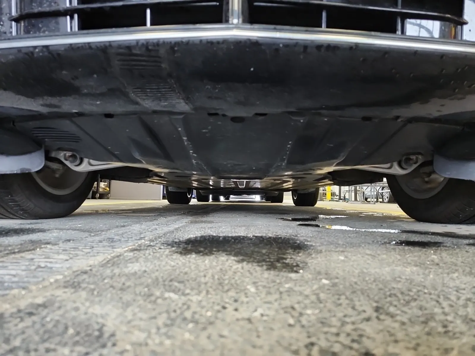Undercarriage - Front Photo