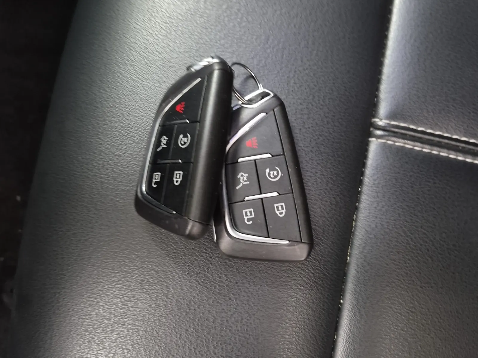 Keys/Fobs/Manual Photo
