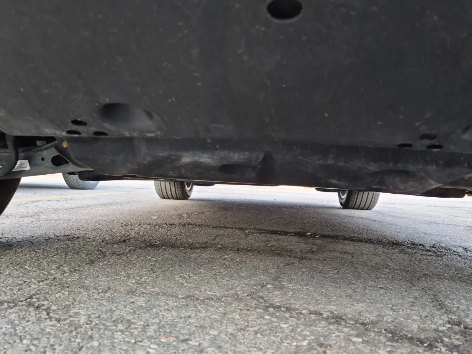 Undercarriage - Rear Photo