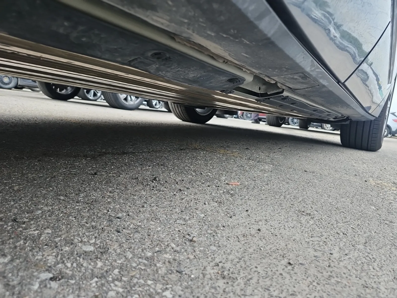 Undercarriage - Passenger Photo
