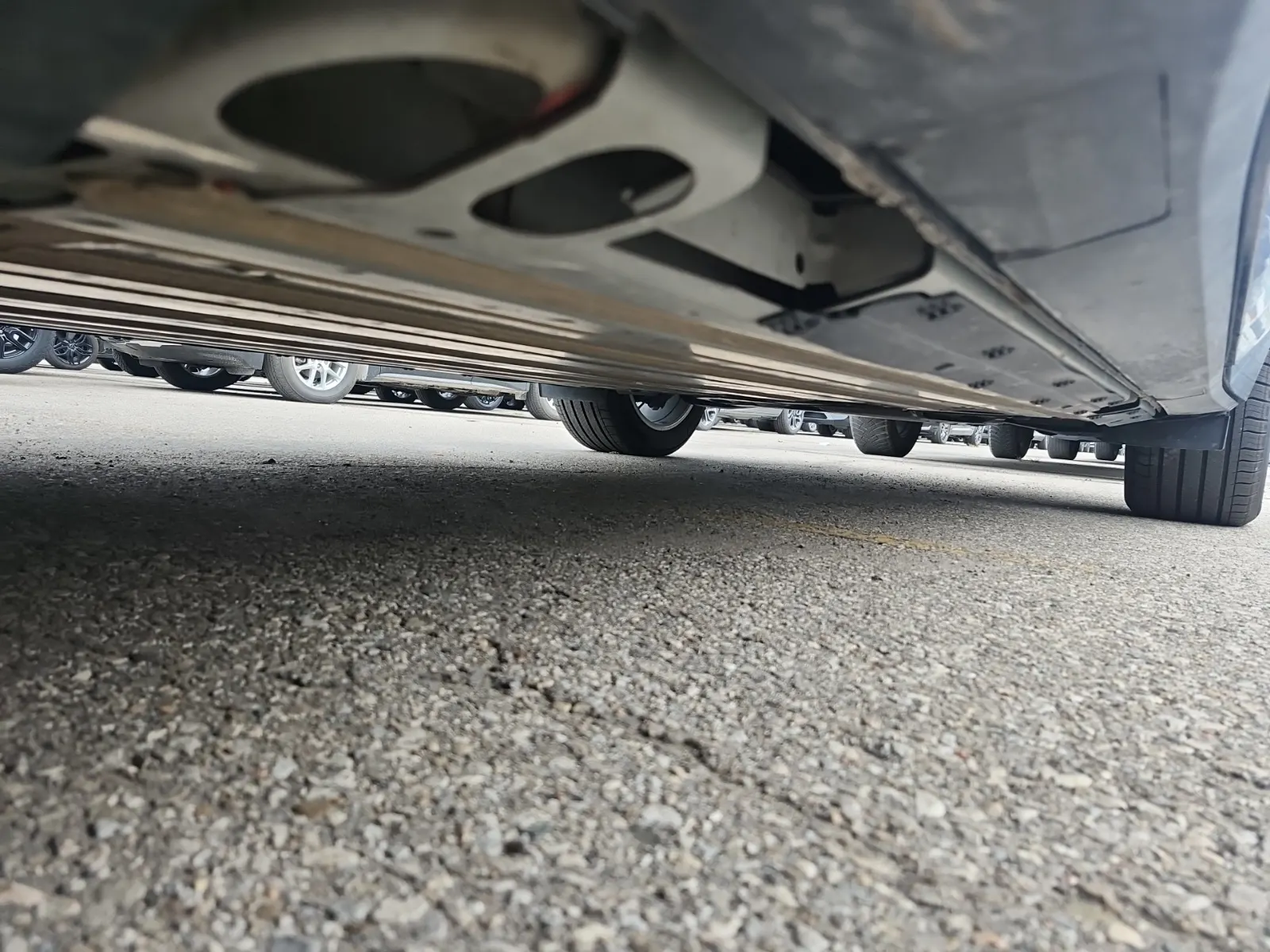 Undercarriage - Driver Photo