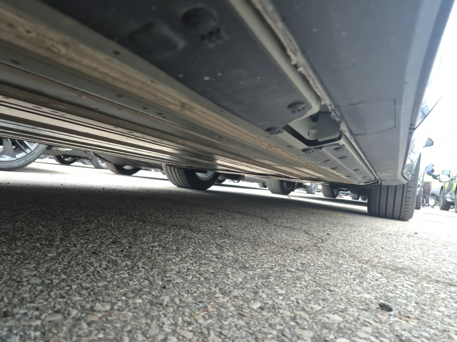 Undercarriage - Passenger Photo