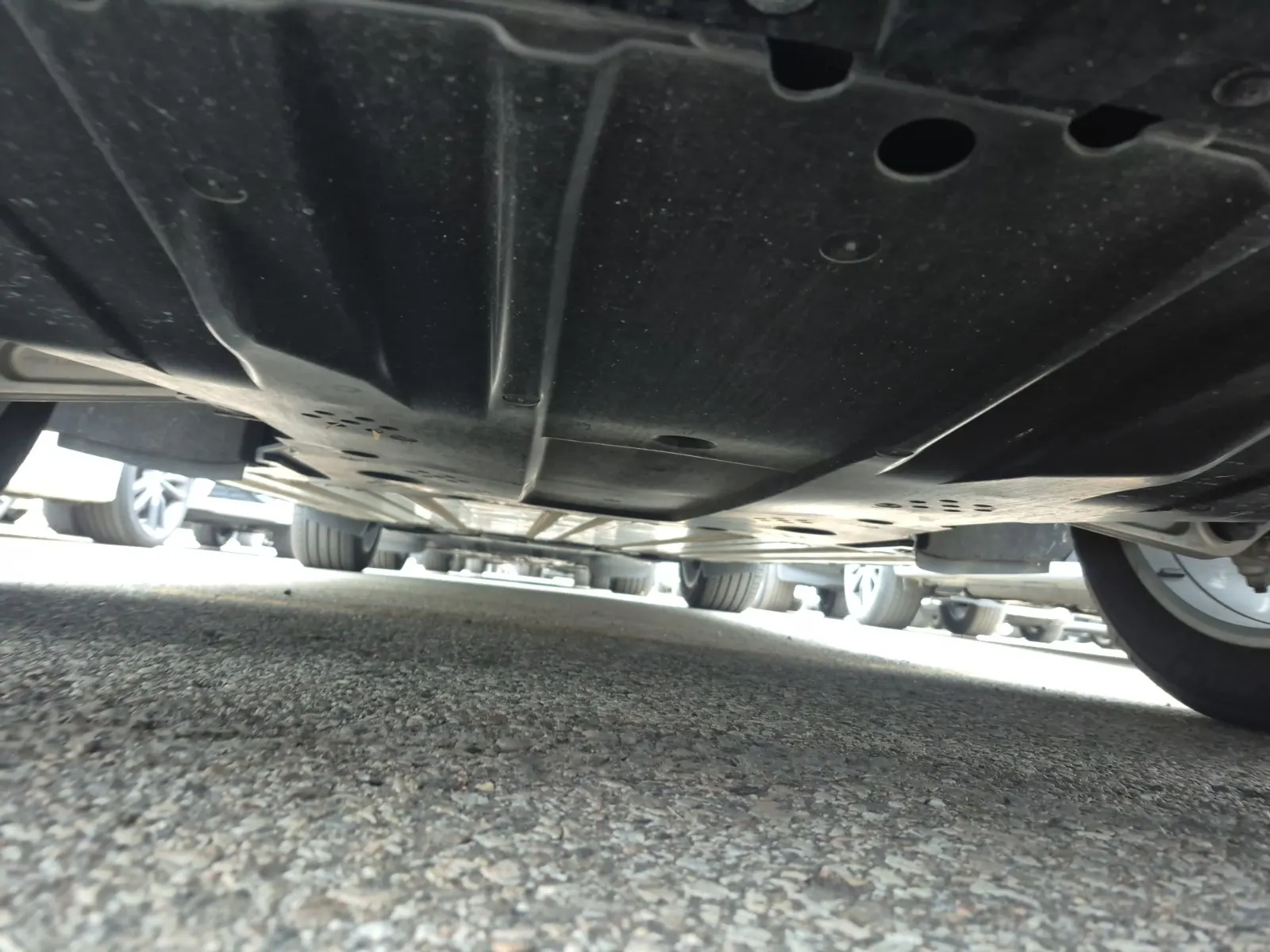 Undercarriage - Front Photo