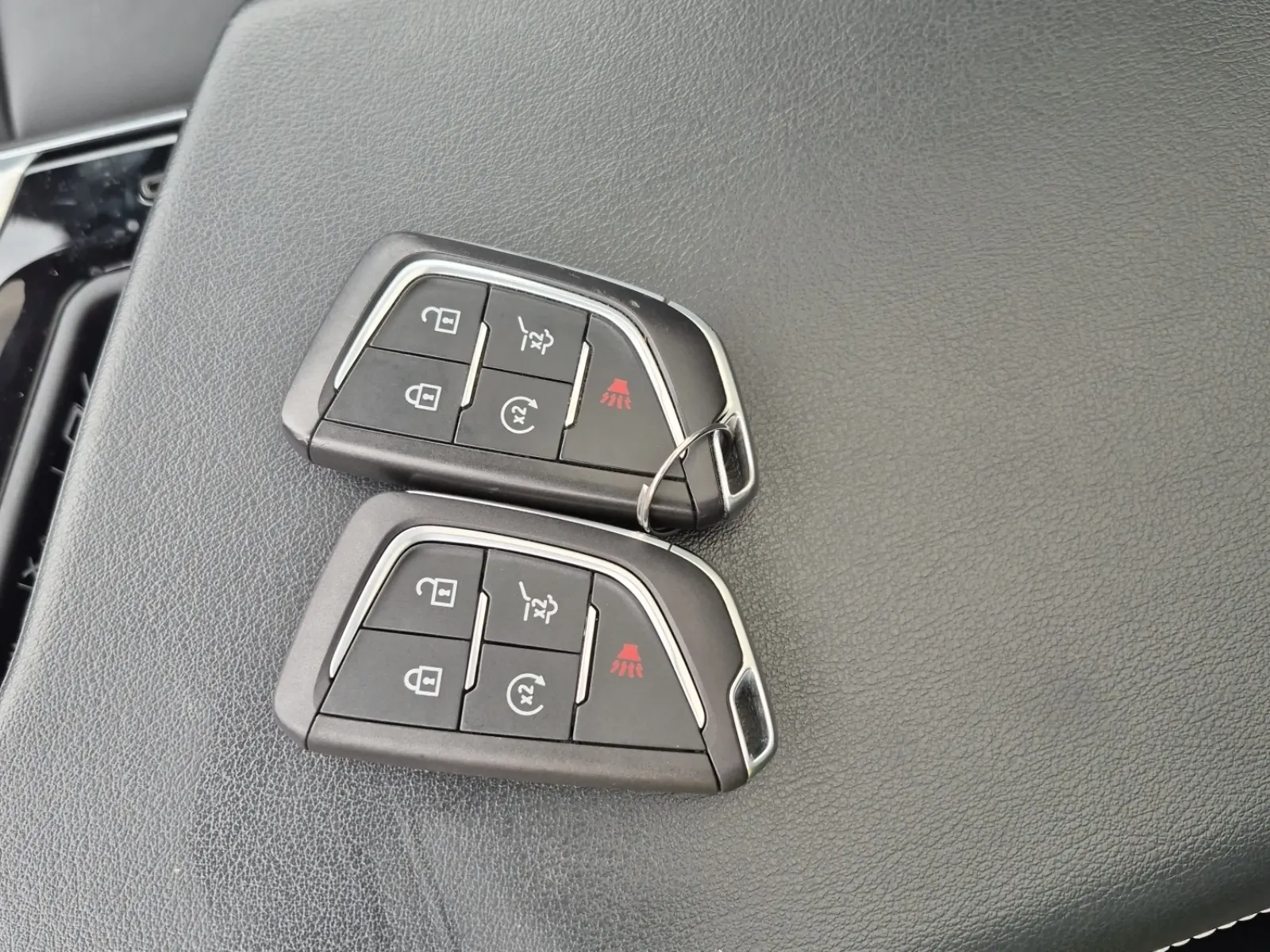 Keys/Fobs/Manual Photo
