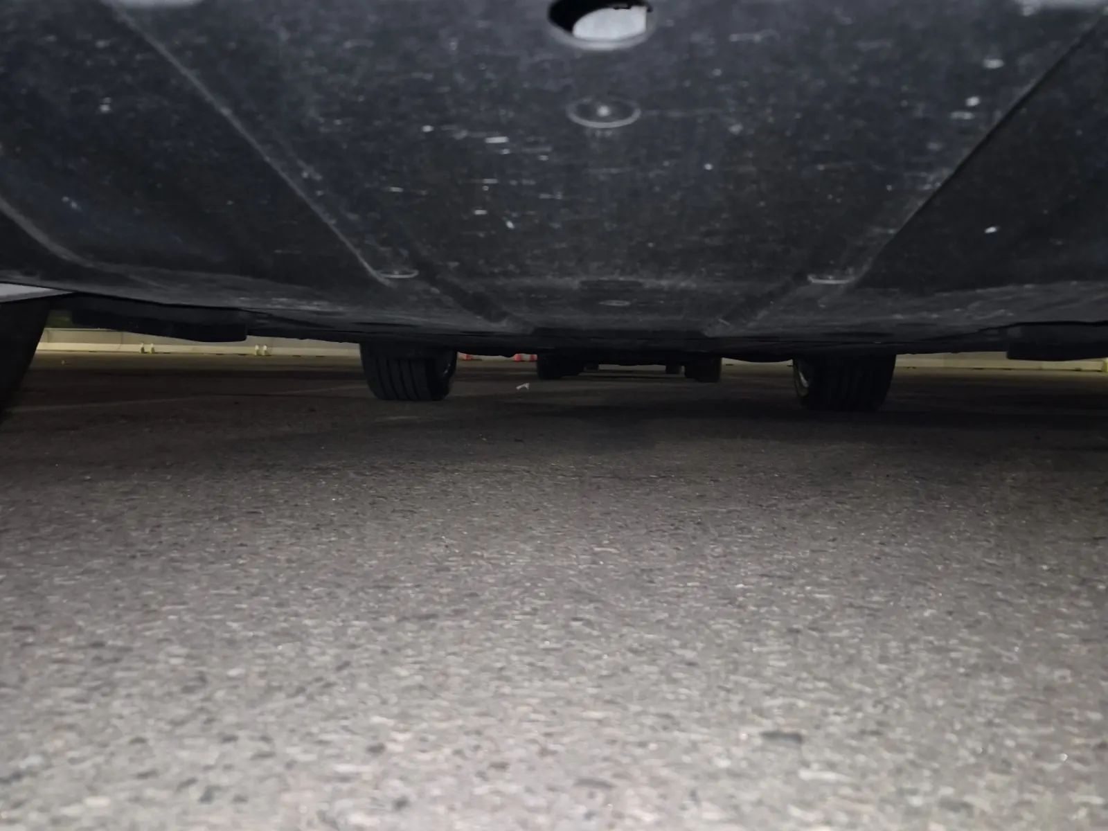 Undercarriage - Front Photo
